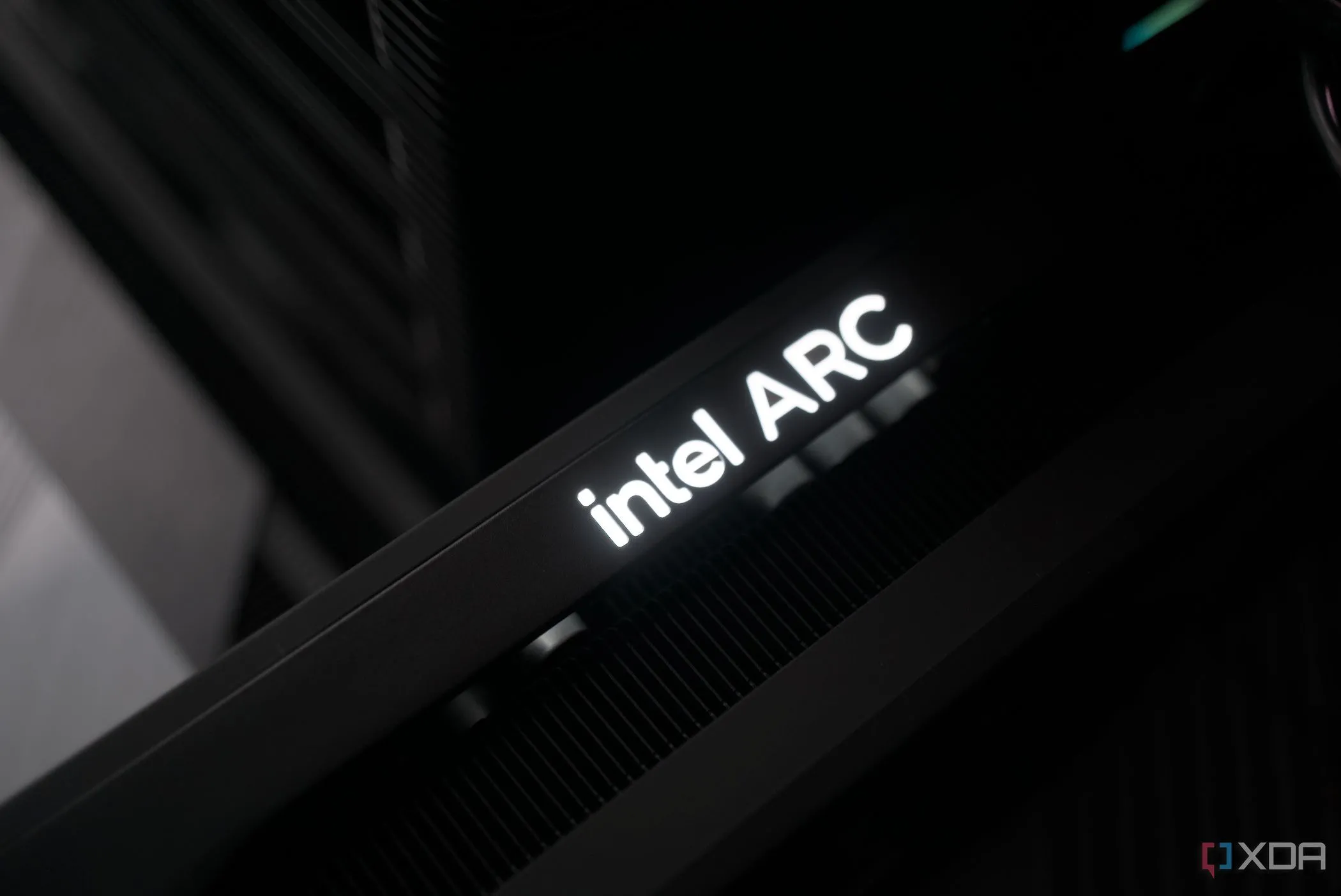 Card đồ họa Intel Arc B580 được lắp đặt trong máy tính