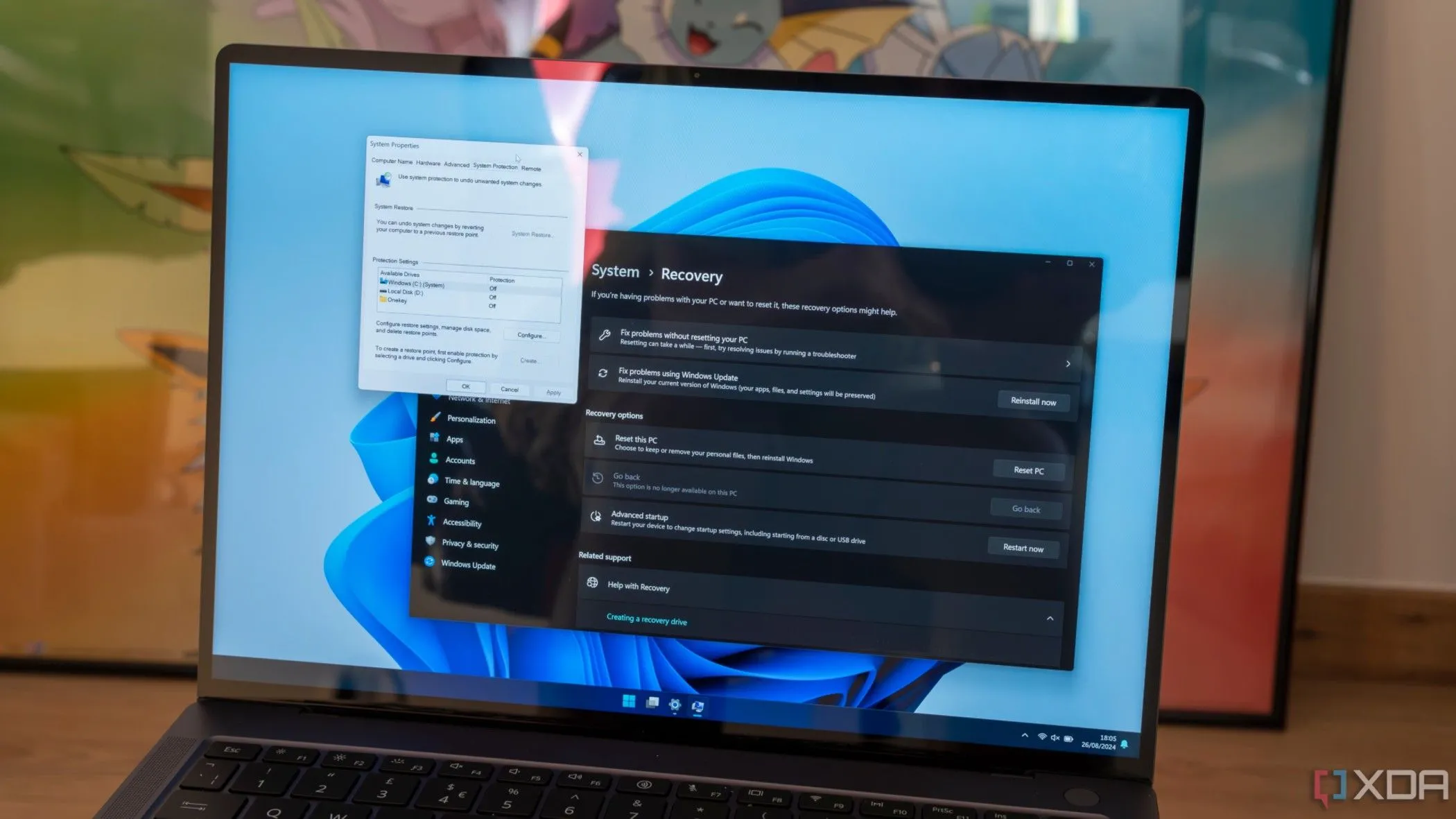 Giao diện Cài đặt trên Windows 11 bên cạnh Control Panel truyền thống khi Microsoft dịch chuyển các tính năng