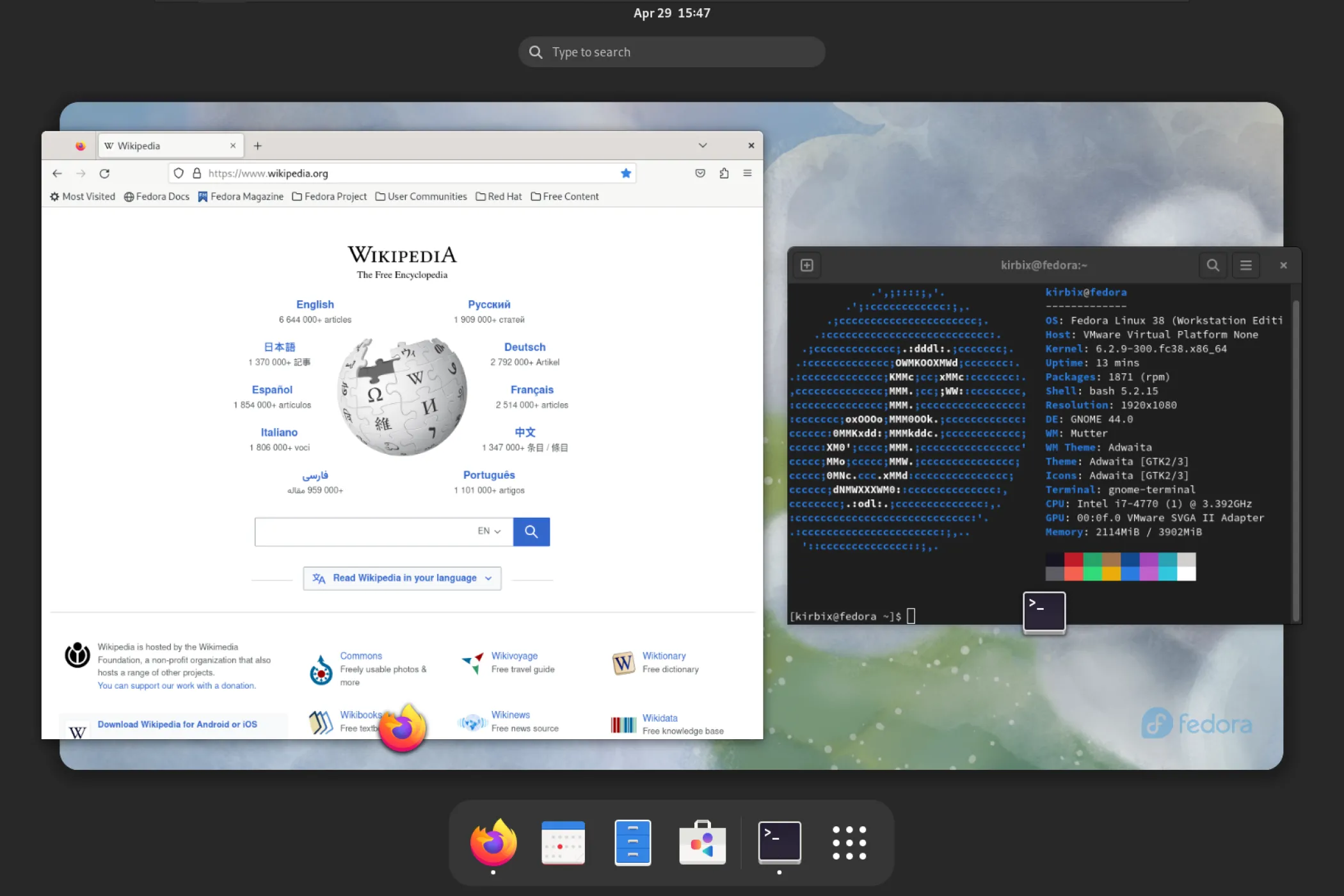 Màn hình desktop của hệ điều hành Fedora Linux, công cụ có thể dùng để cài đặt Bazzite
