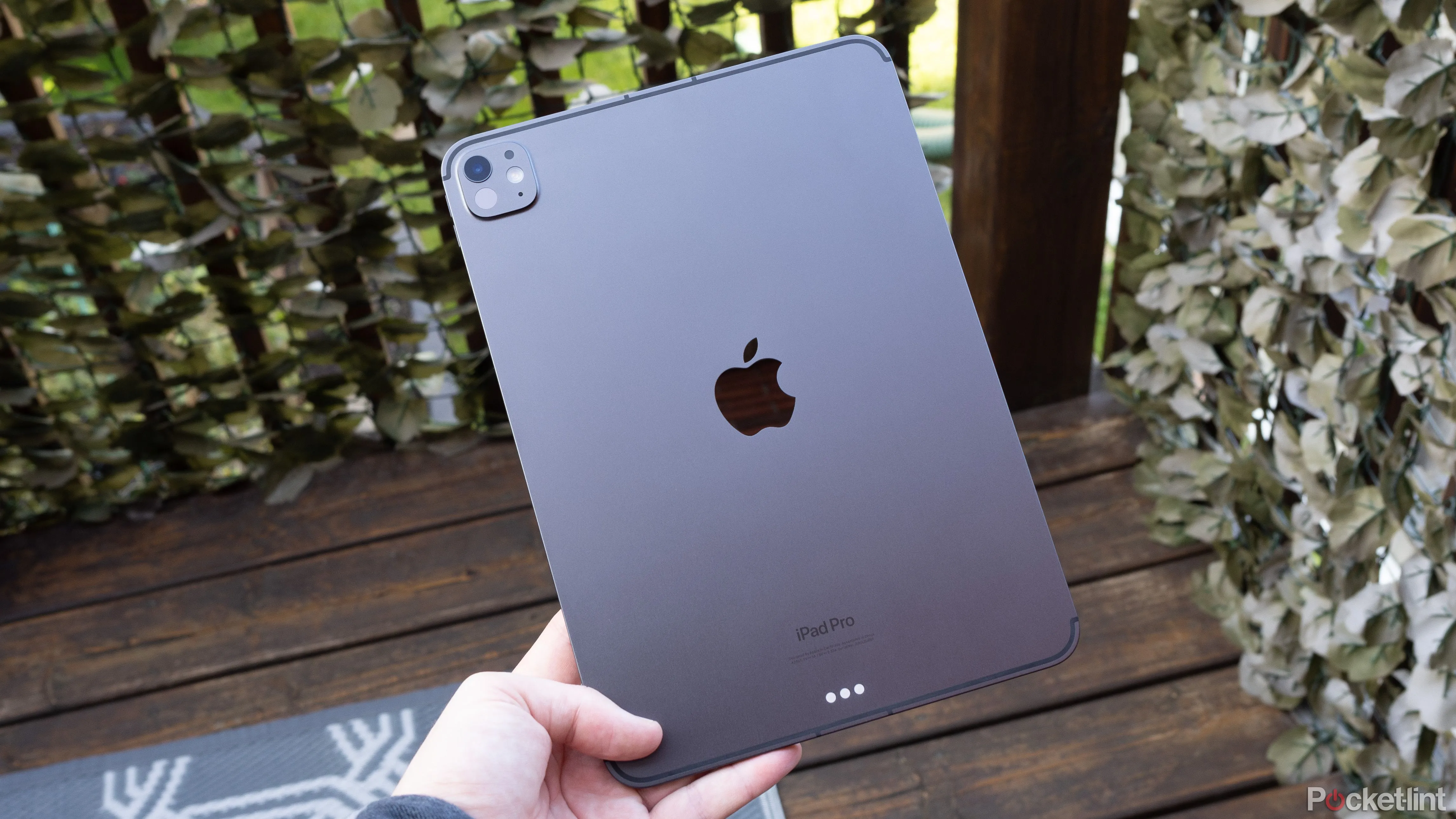 Máy tính bảng iPad Pro chạy iPadOS