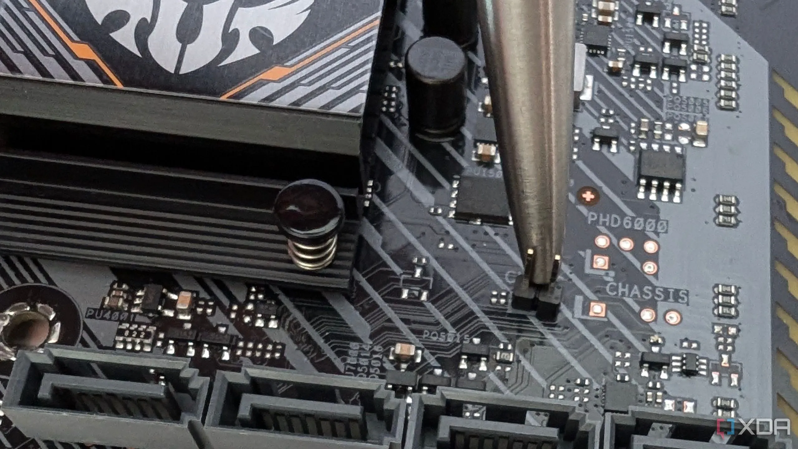Mô tả cách xóa CMOS trên mainboard bằng cách nối tắt chân CLRTC, giải pháp khi cấu hình boot bị lỗi trên AM5