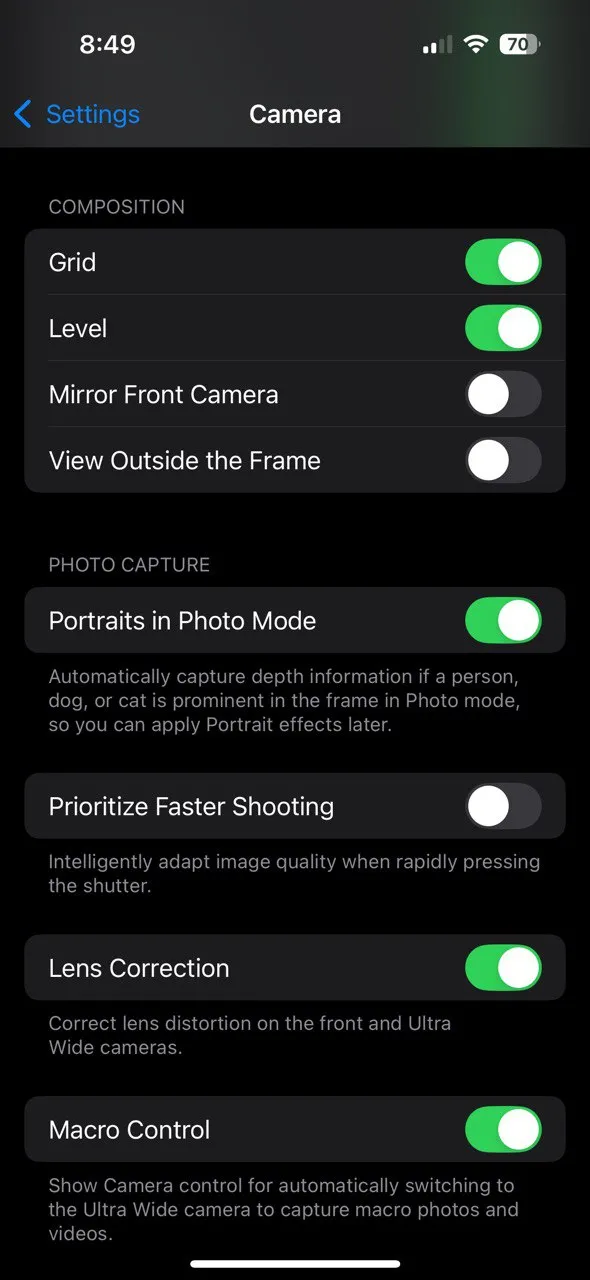 Cài đặt bật lưới Quy tắc một phần ba (Rule of Thirds) trên giao diện camera iOS, giúp cải thiện bố cục ảnh.