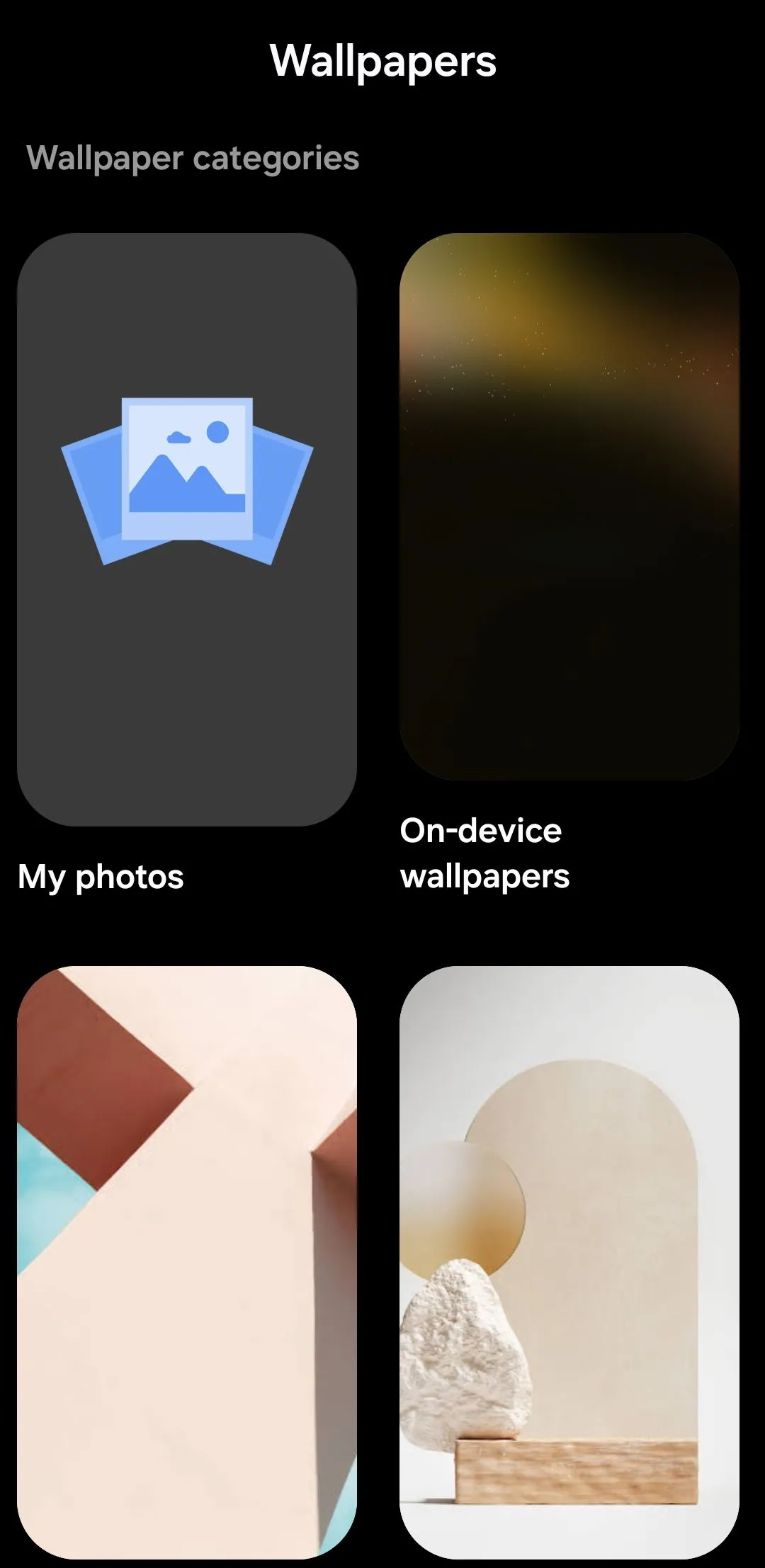 Giao diện chính của ứng dụng Google Wallpapers trên Android, hiển thị các danh mục hình nền
