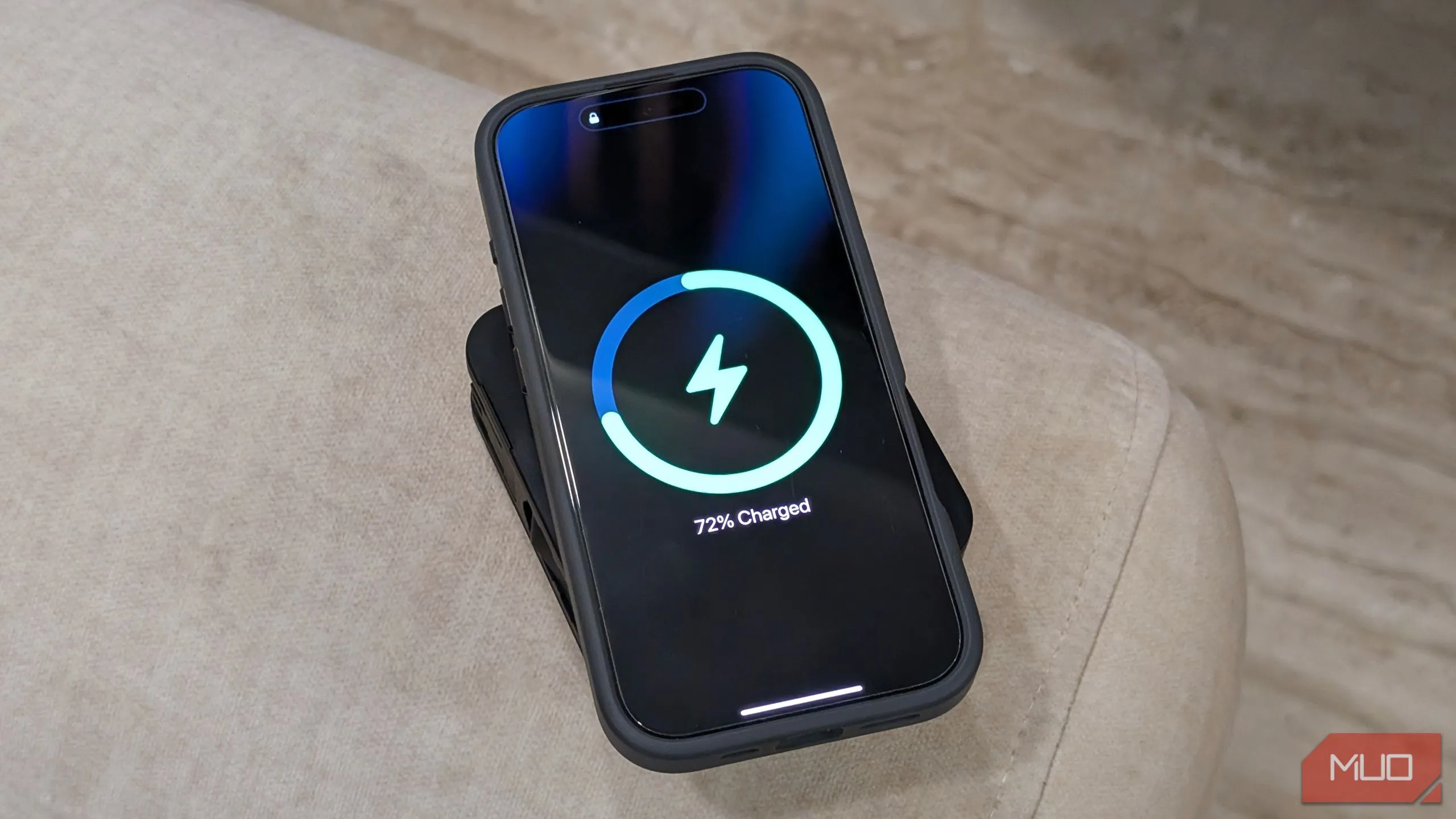 iPhone sạc không dây 15W với InfinaCore P3 Pro thông qua chuẩn Qi2