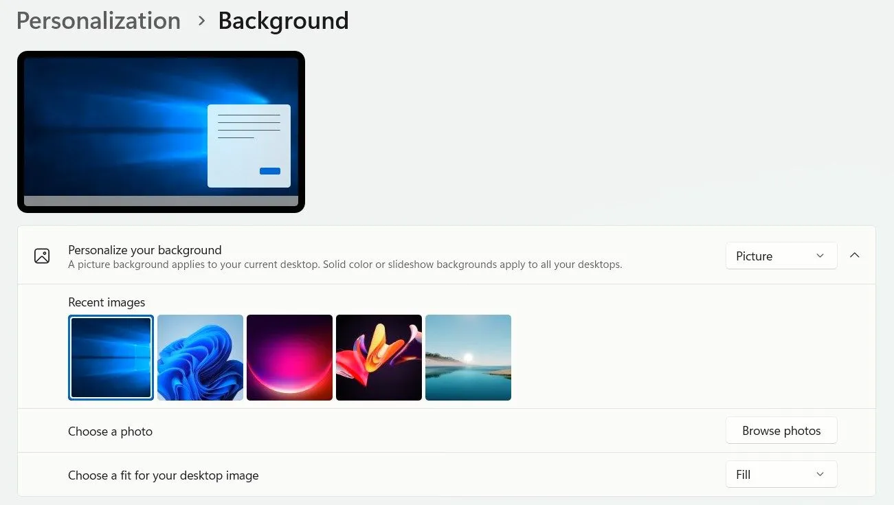 Người dùng cài đặt hình nền Windows 10 trên Windows 11 qua cài đặt cá nhân hóa.