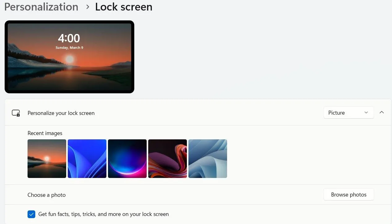 Tùy chỉnh hình nền màn hình khóa Windows 11 trong cài đặt cá nhân hóa.
