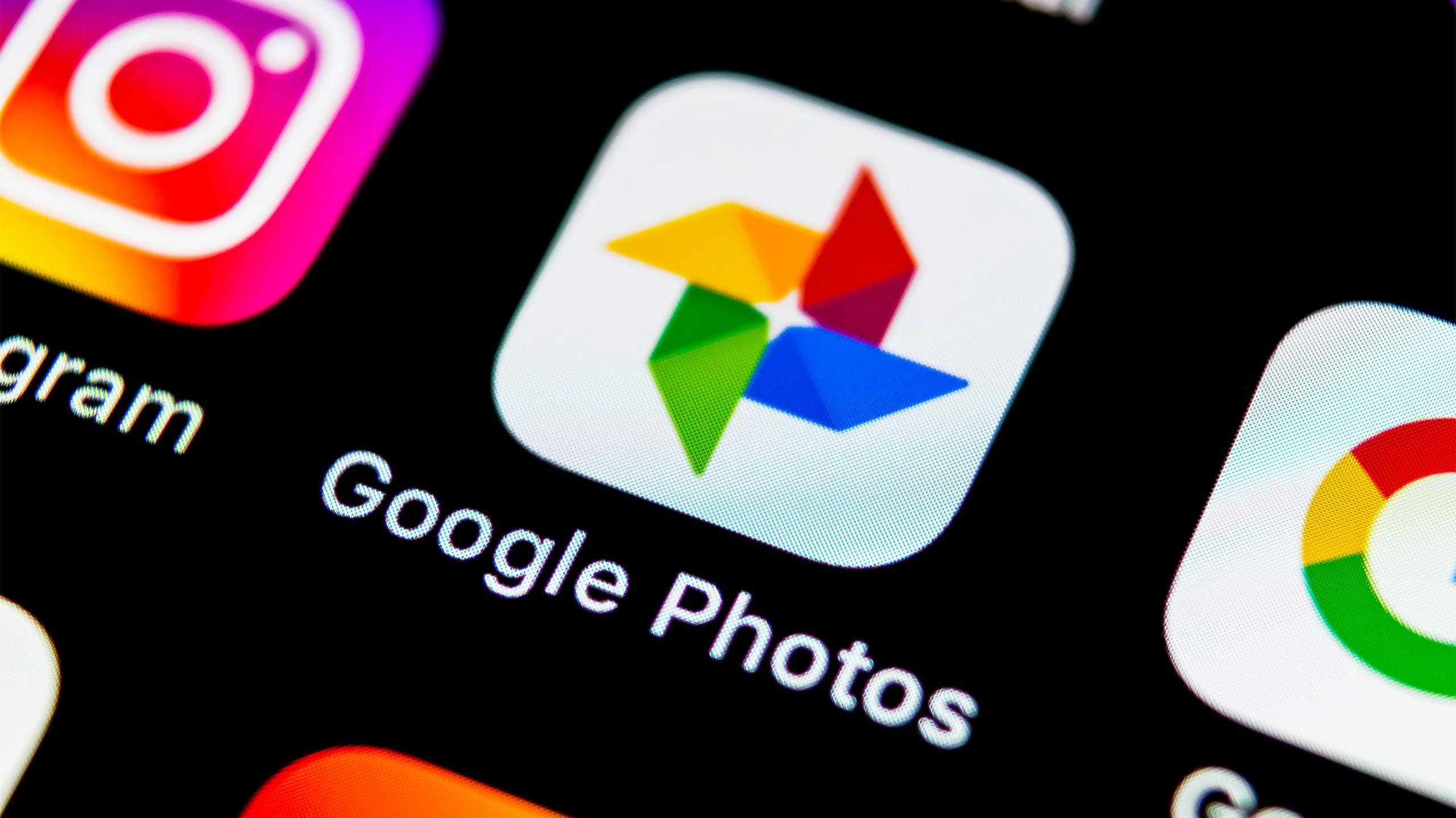 Ứng dụng Google Photos hiển thị ảnh và giao diện in ấn trên điện thoại