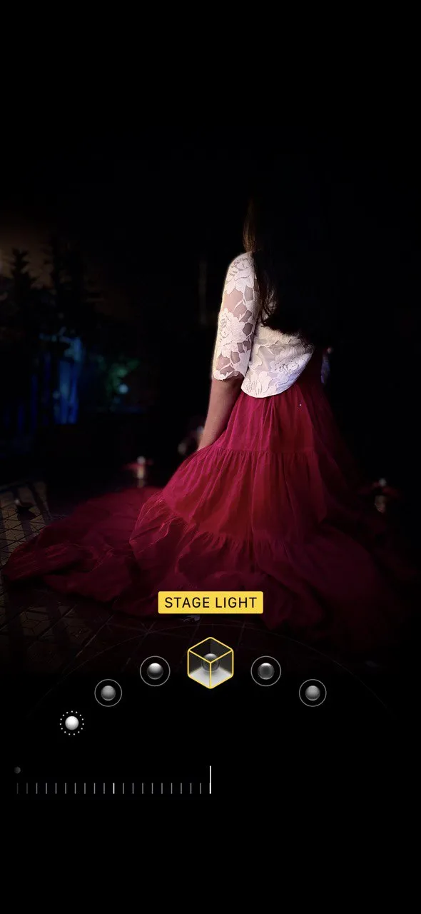 Ảnh chân dung với hiệu ứng ánh sáng sân khấu (Stage Light) ấn tượng từ iPhone