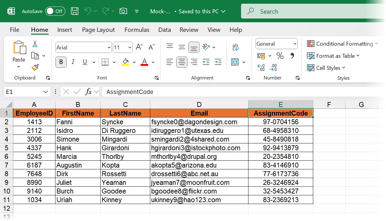 Bảng dữ liệu Excel mẫu chuẩn bị cho Mail Merge với các cột tên, email và thông tin liên hệ.