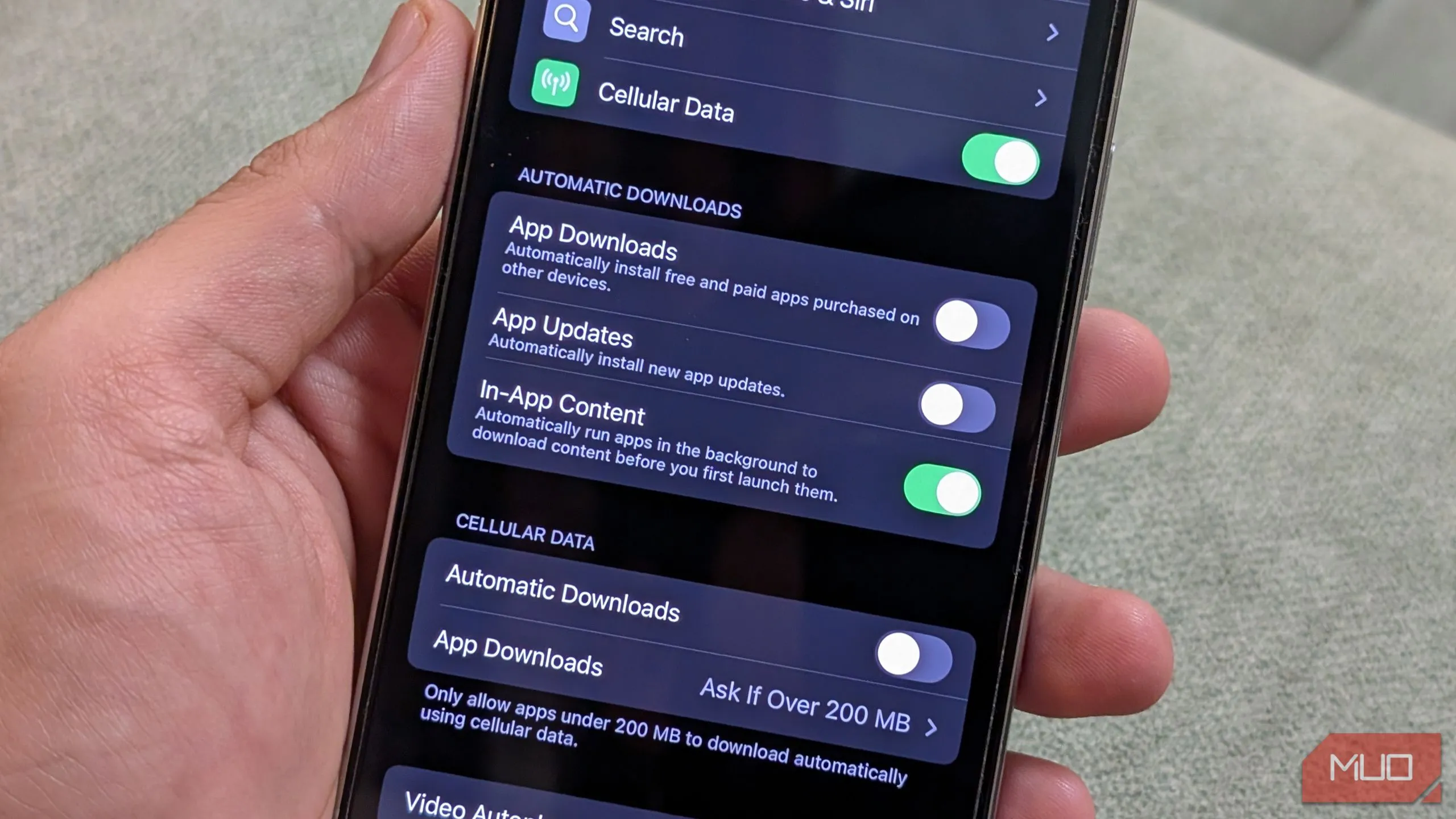 Cài đặt dữ liệu di động cho App Store trên iPhone để tắt tự động cập nhật