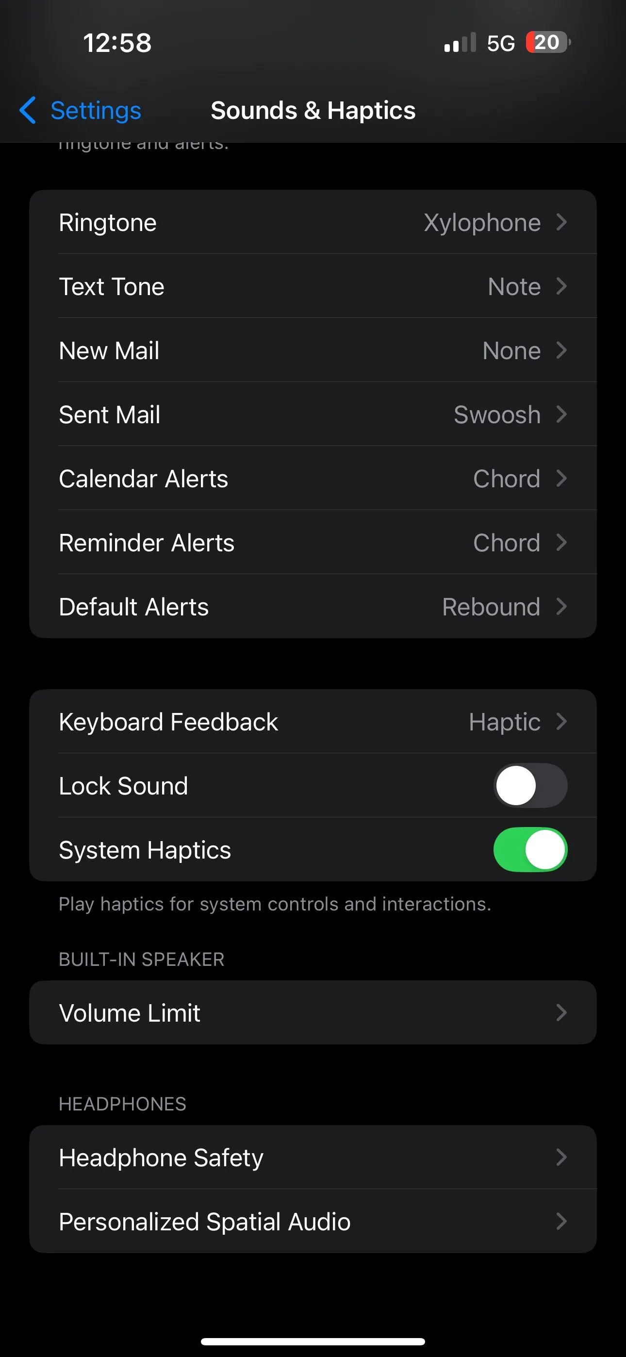 Cài đặt giới hạn âm lượng tối đa trên iPhone trong mục Âm thanh & Cảm ứng