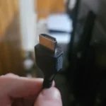 Cáp HDMI bám bụi bẩn có thể gây mất tín hiệu cho Roku TV