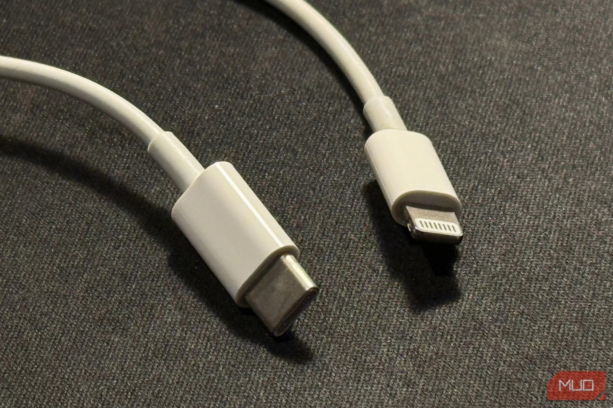 Cáp sạc Lightning sang USB-C với thiết kế bền bỉ