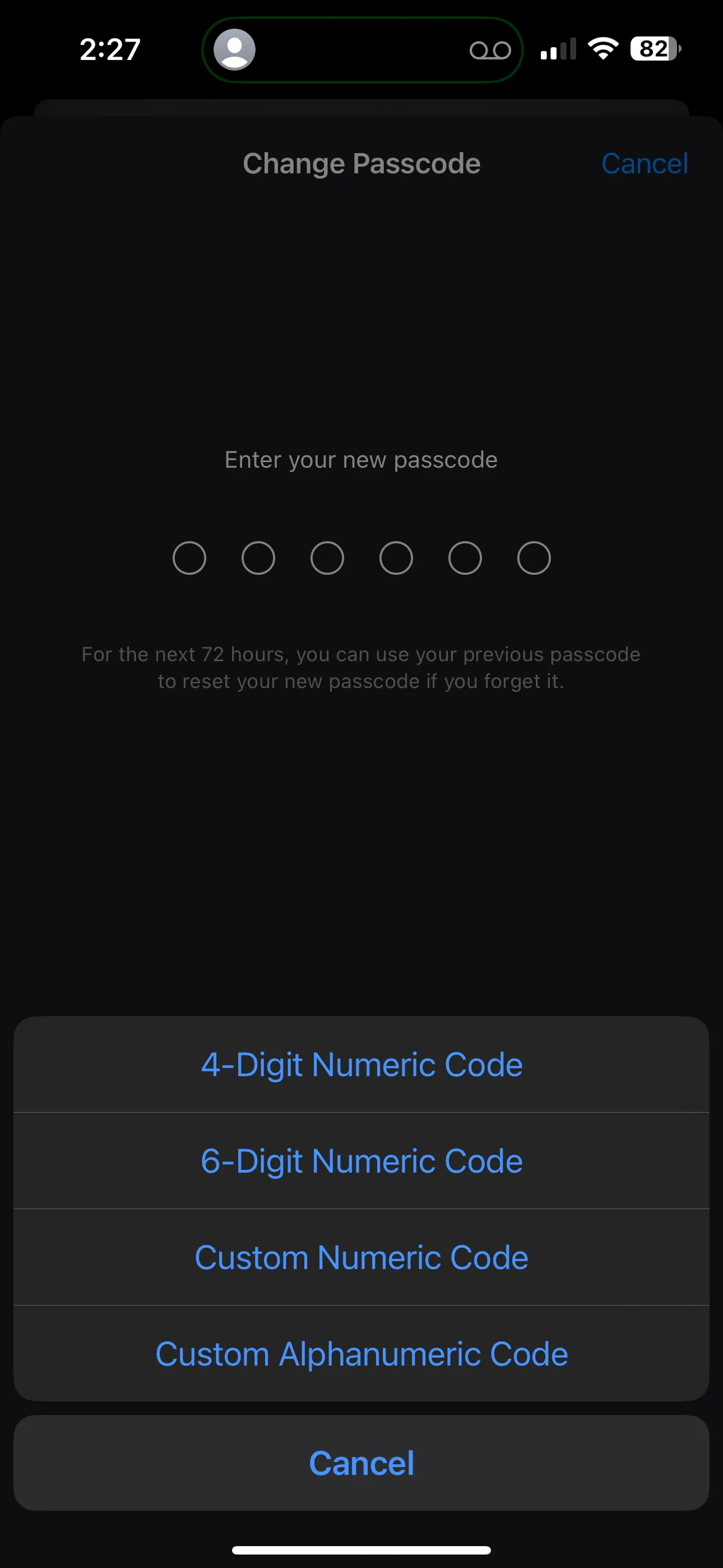 Chọn tùy chọn mật mã tùy chỉnh trên iPhone
