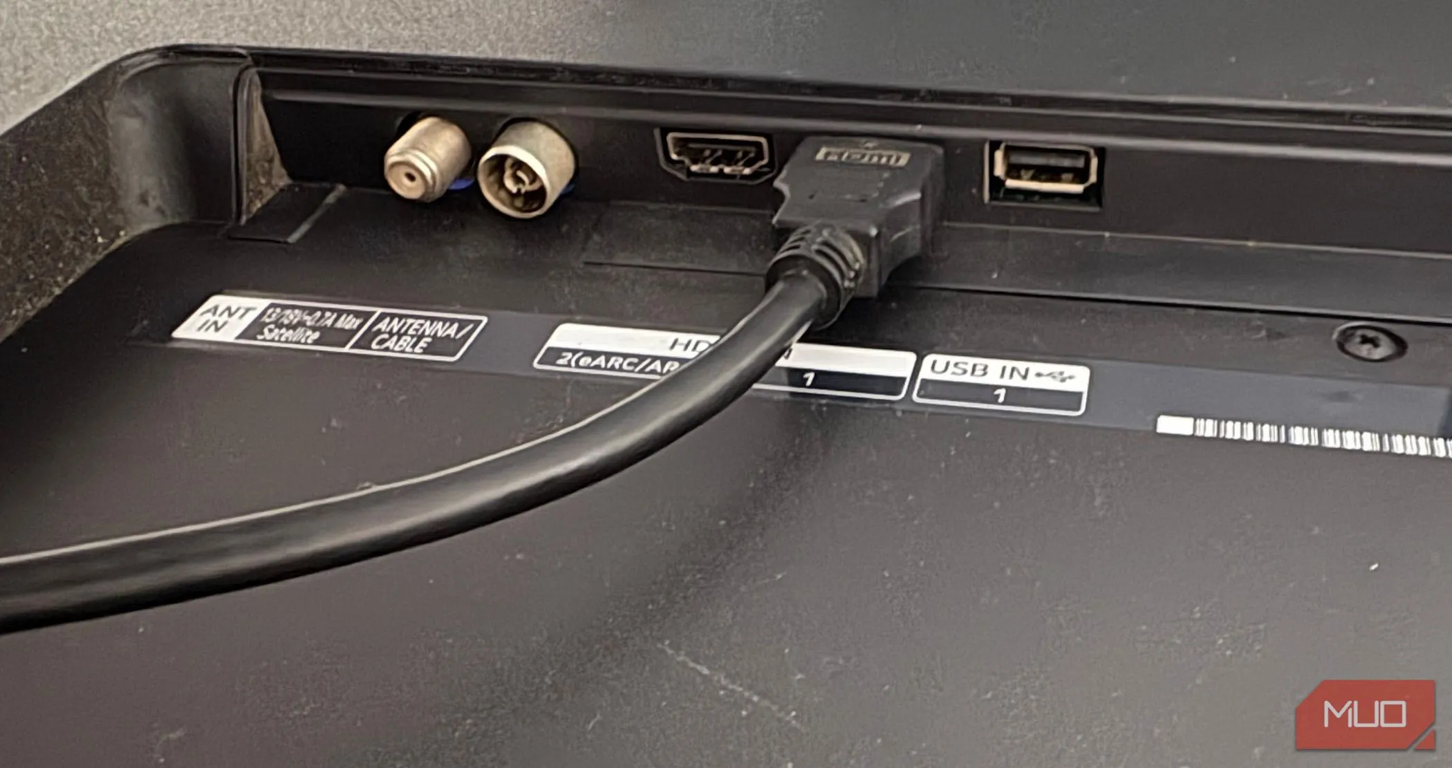 Cổng HDMI tương thích HDR trên mặt sau TV LG Smart TV