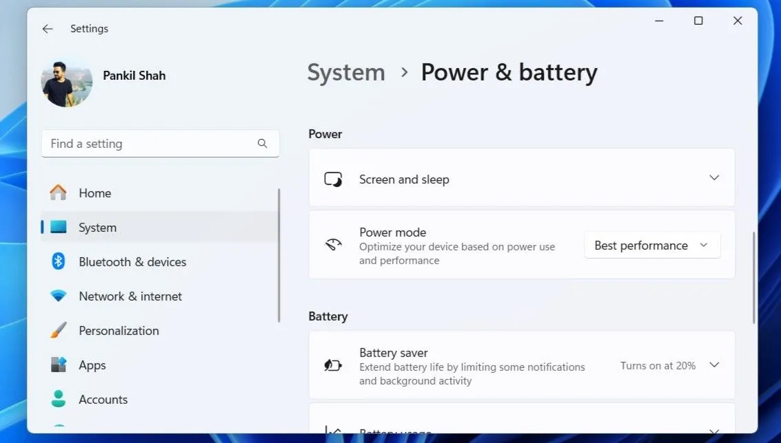 Cửa sổ &quot;Power &amp; battery&quot; (Nguồn &amp; pin) trong Cài đặt Windows 11, nơi người dùng có thể điều chỉnh chế độ nguồn sang &quot;Best performance&quot; (Hiệu suất tốt nhất) để tối ưu hóa hiệu năng PC.