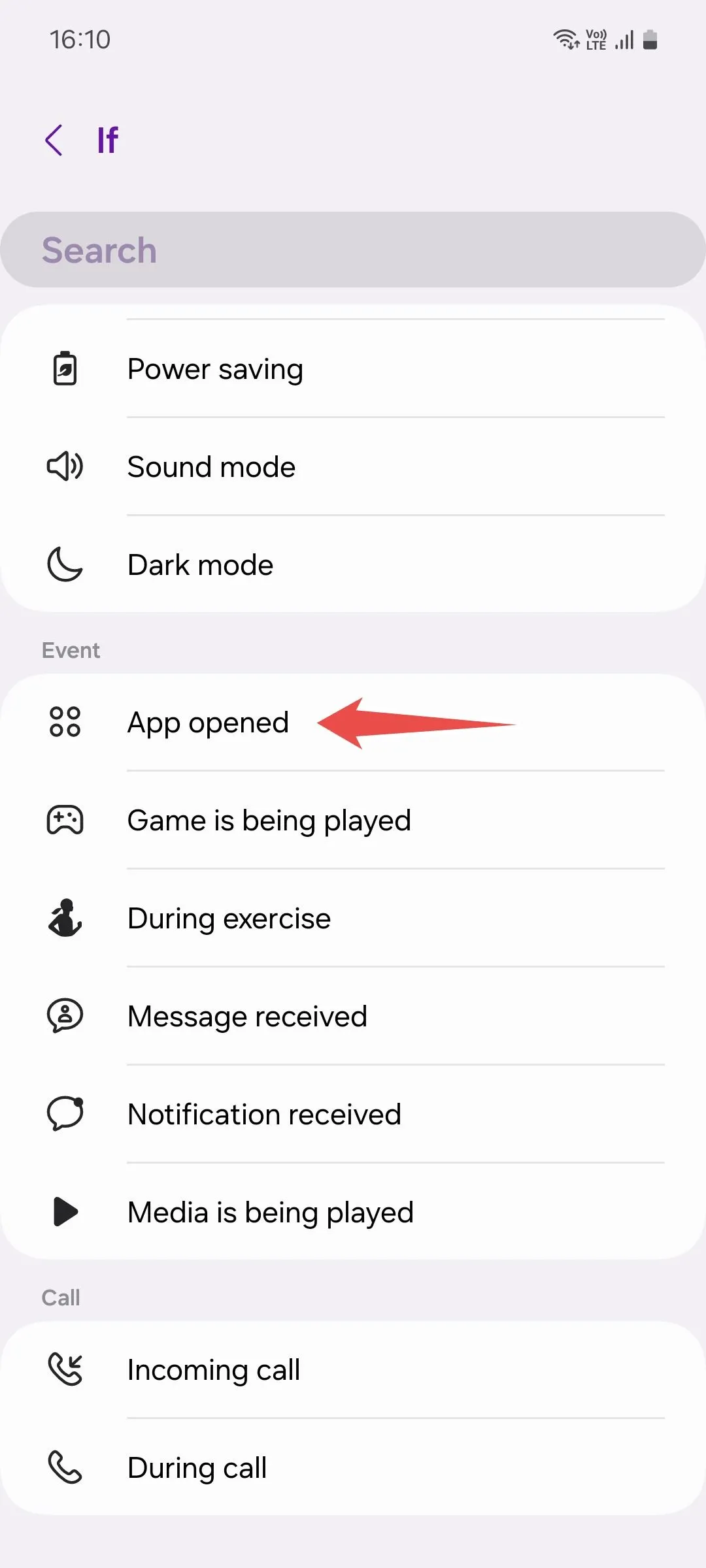 Danh sách các điều kiện kích hoạt để tạo Quy trình tự động trên Samsung, với tùy chọn 'Ứng dụng đã mở' được chọn