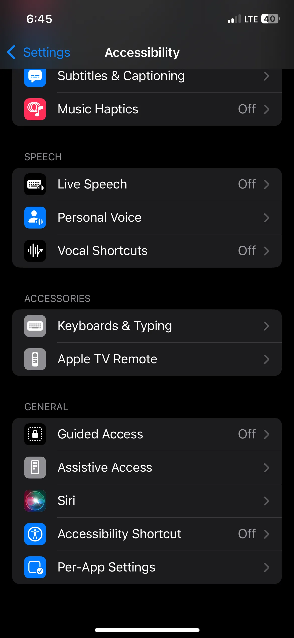Điều hướng đến Bàn phím &amp; Nhập liệu trong cài đặt Trợ năng trên iPhone