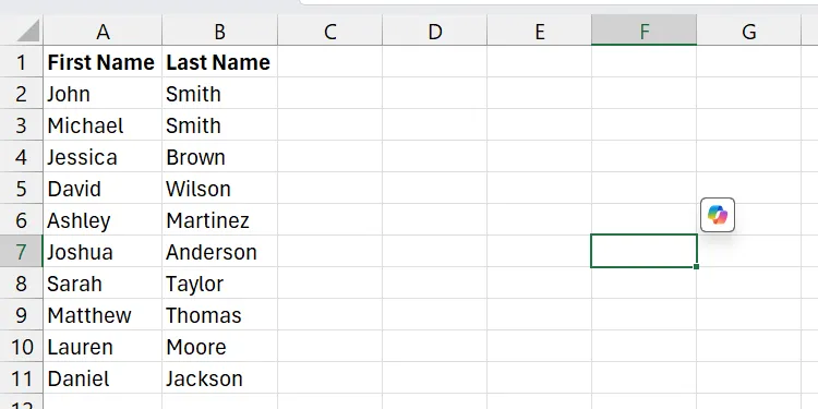 Dữ liệu đã được tách thành nhiều cột riêng biệt trong Excel sau khi áp dụng Text to Columns.