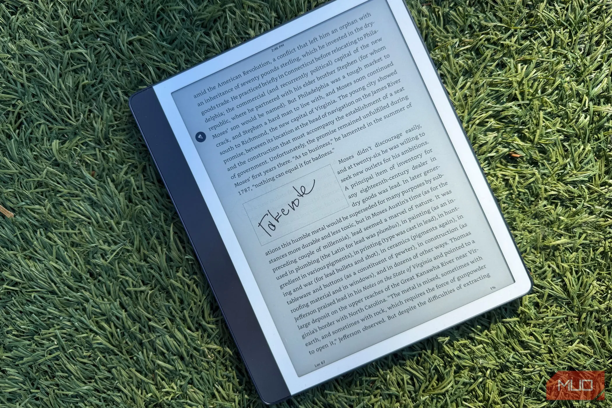 Ghi chú trực tiếp trên lề sách của Kindle Scribe 2024