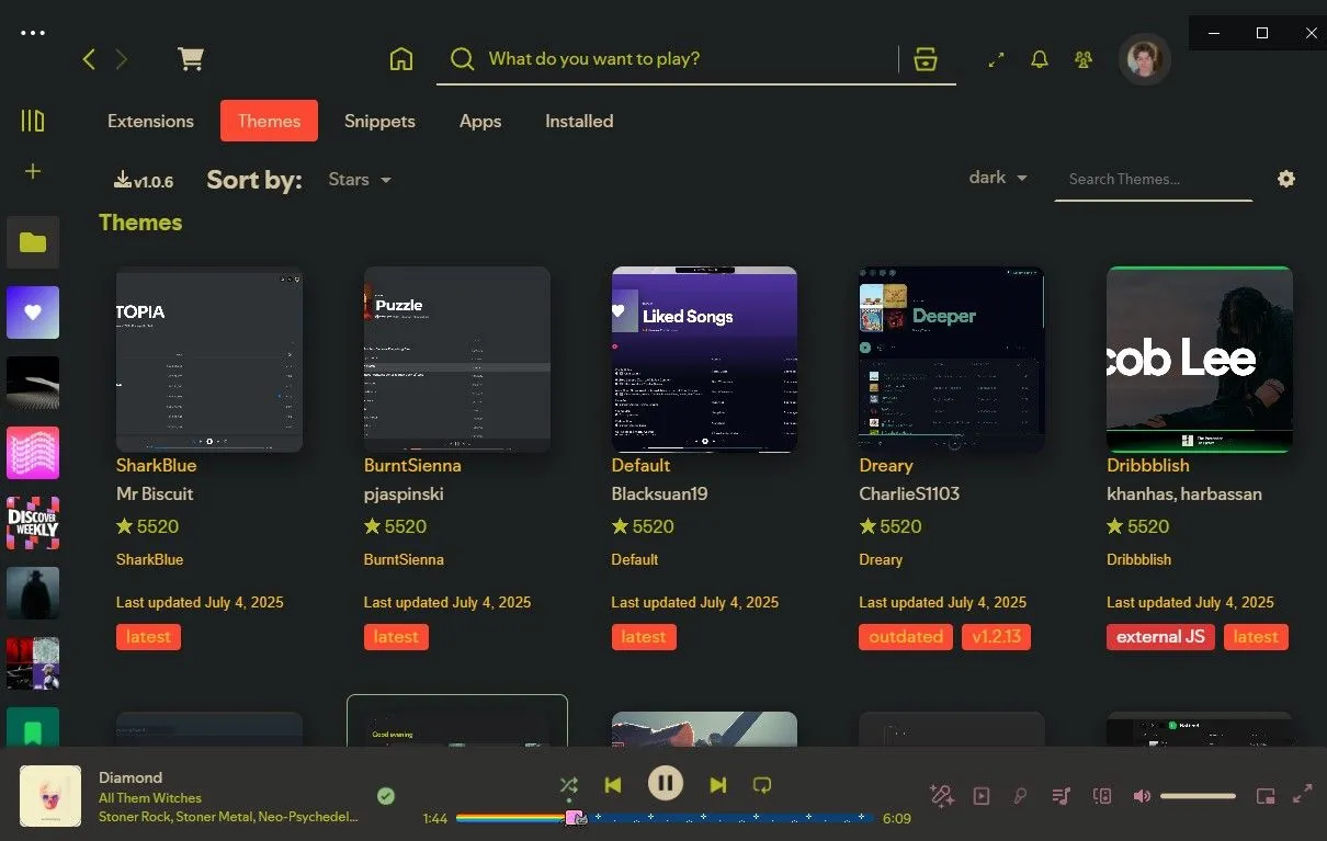 Giao diện Marketplace của Spicetify hiển thị các tùy chọn theme khác nhau để cá nhân hóa Spotify.