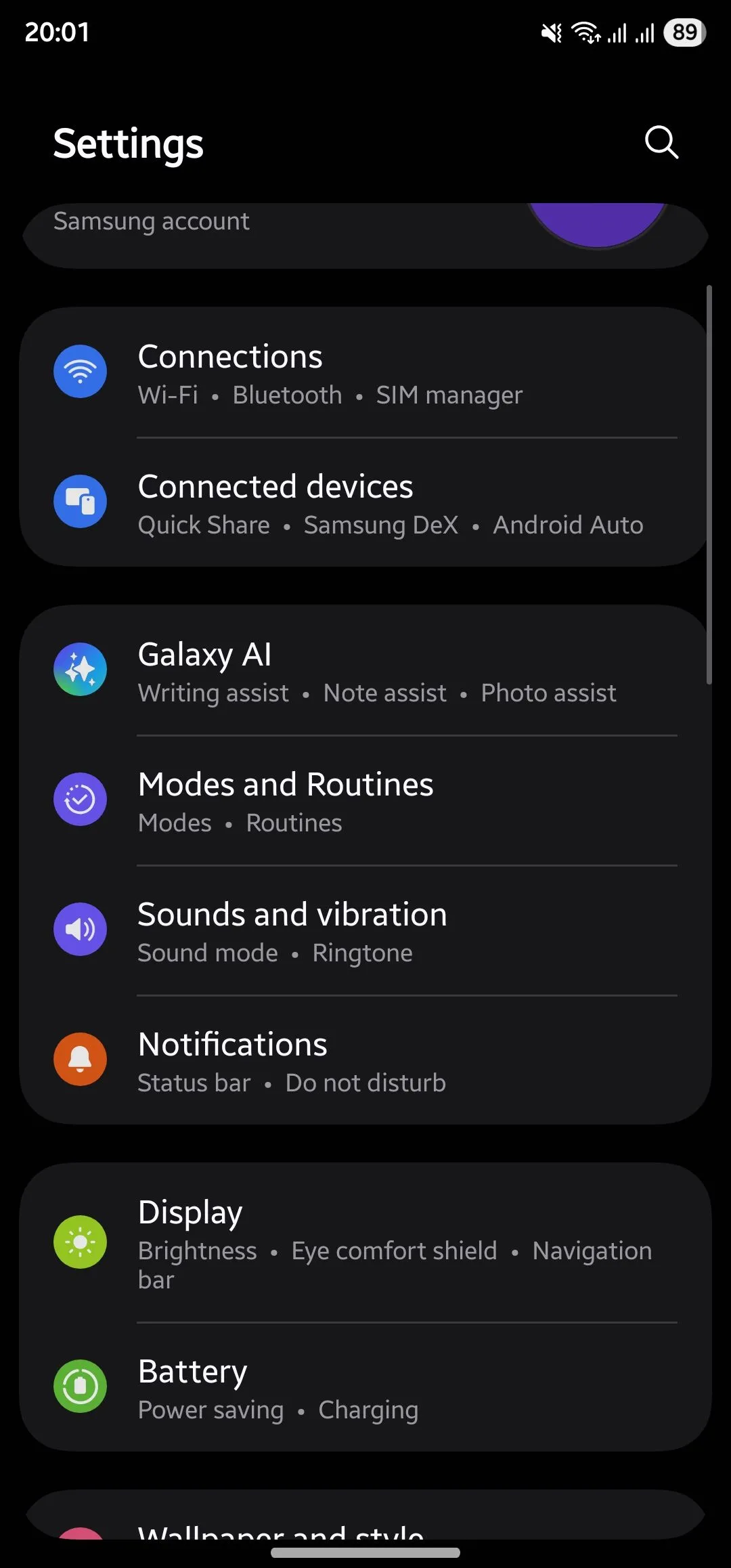 Giao diện ứng dụng Cài đặt trên điện thoại Samsung, hiển thị tùy chọn Chế độ và Quy trình.