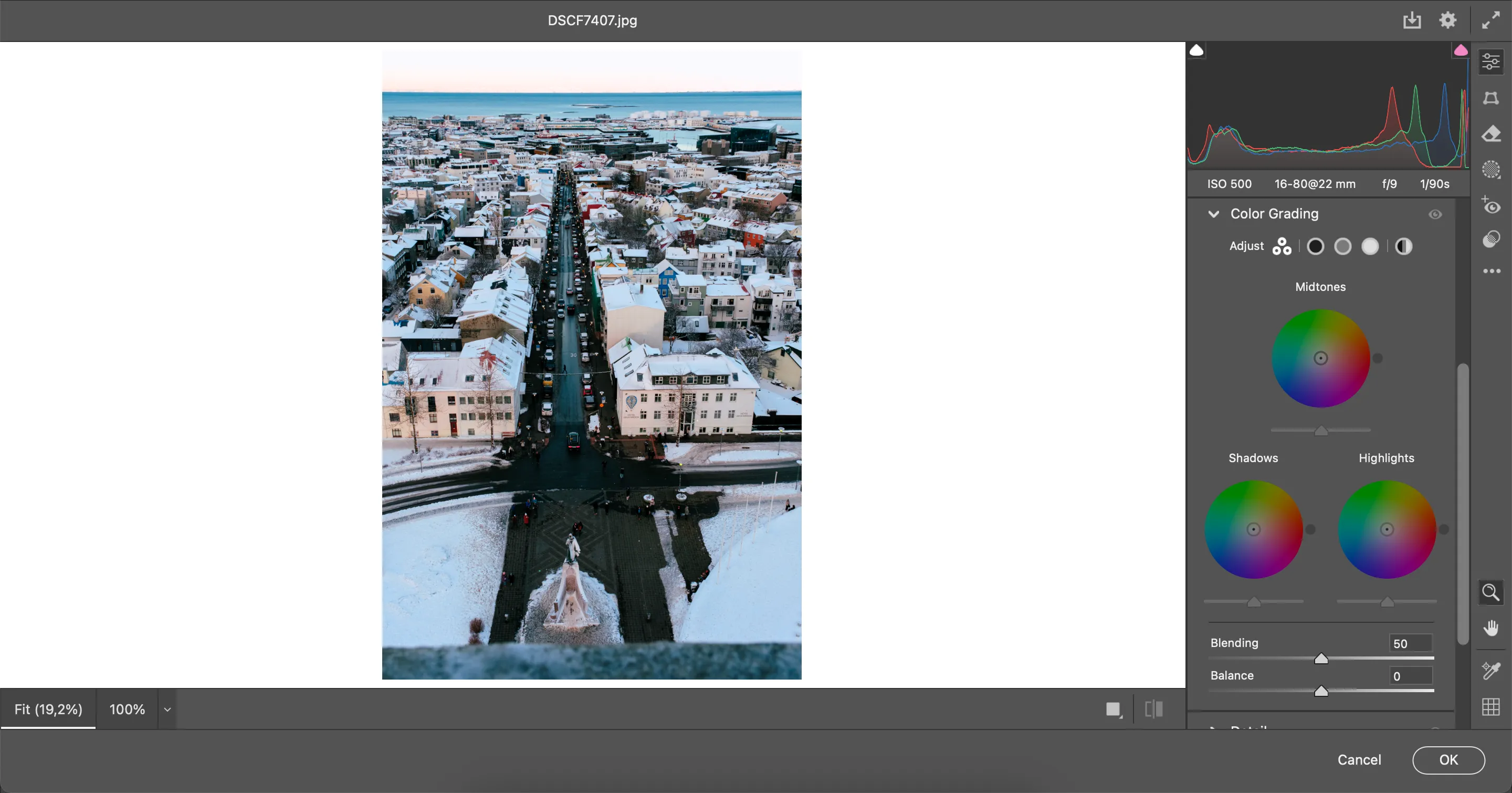Giao diện ứng dụng Camera Raw khi chỉnh sửa ảnh nhập từ Photoshop