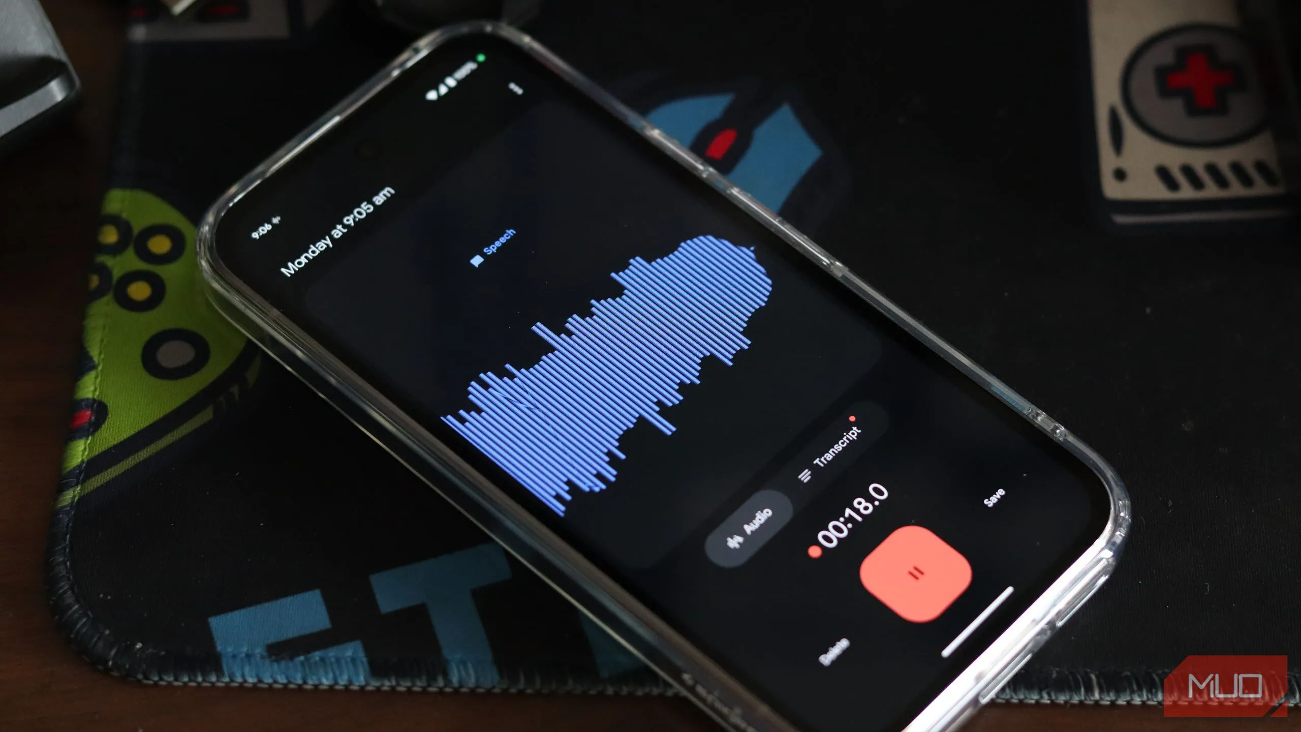 Giao diện ứng dụng Google Recorder trên Pixel 9a hiển thị bản ghi âm và chế độ chuyển đổi giọng nói
