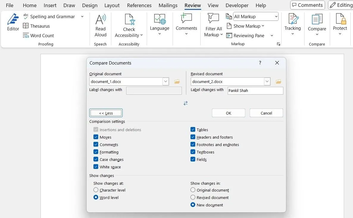 Hộp thoại Compare Documents trong Microsoft Word hiển thị tùy chọn so sánh tài liệu gốc và tài liệu đã chỉnh sửa