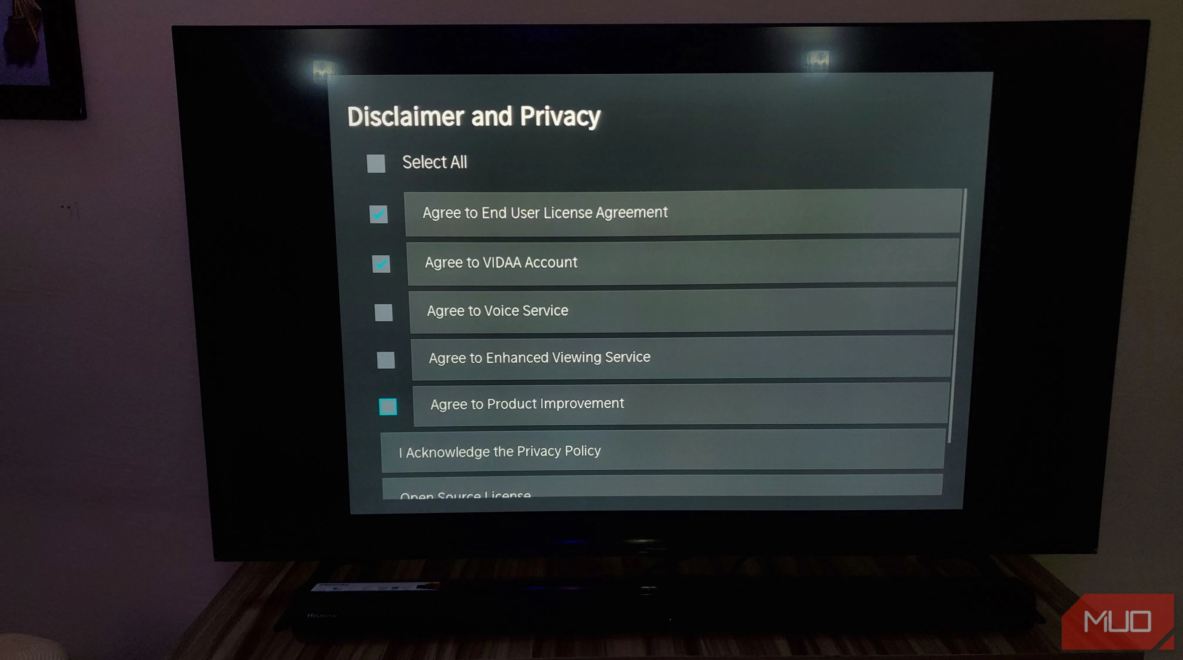 Kiểm tra và điều chỉnh các điều khoản quyền riêng tư, thỏa thuận người dùng trên Smart TV.