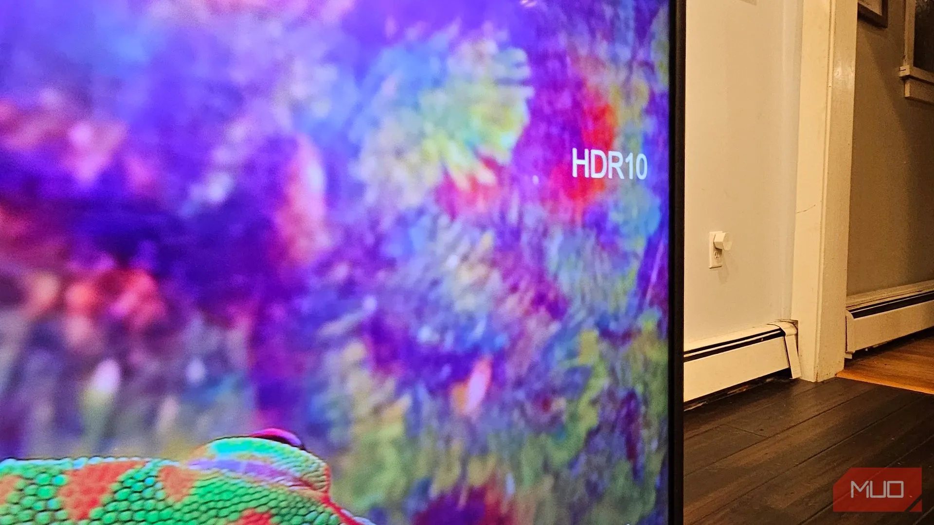 Logo HDR10 trên màn hình TV thông minh Vizio