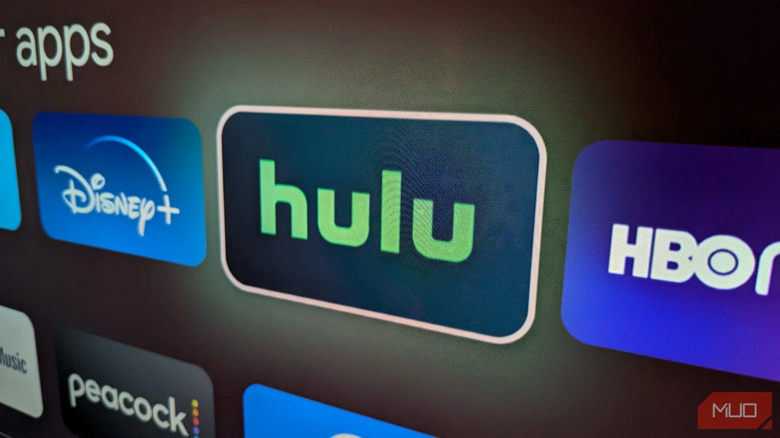Logo Hulu trên màn hình TV thông minh, biểu tượng cho giải trí tại gia