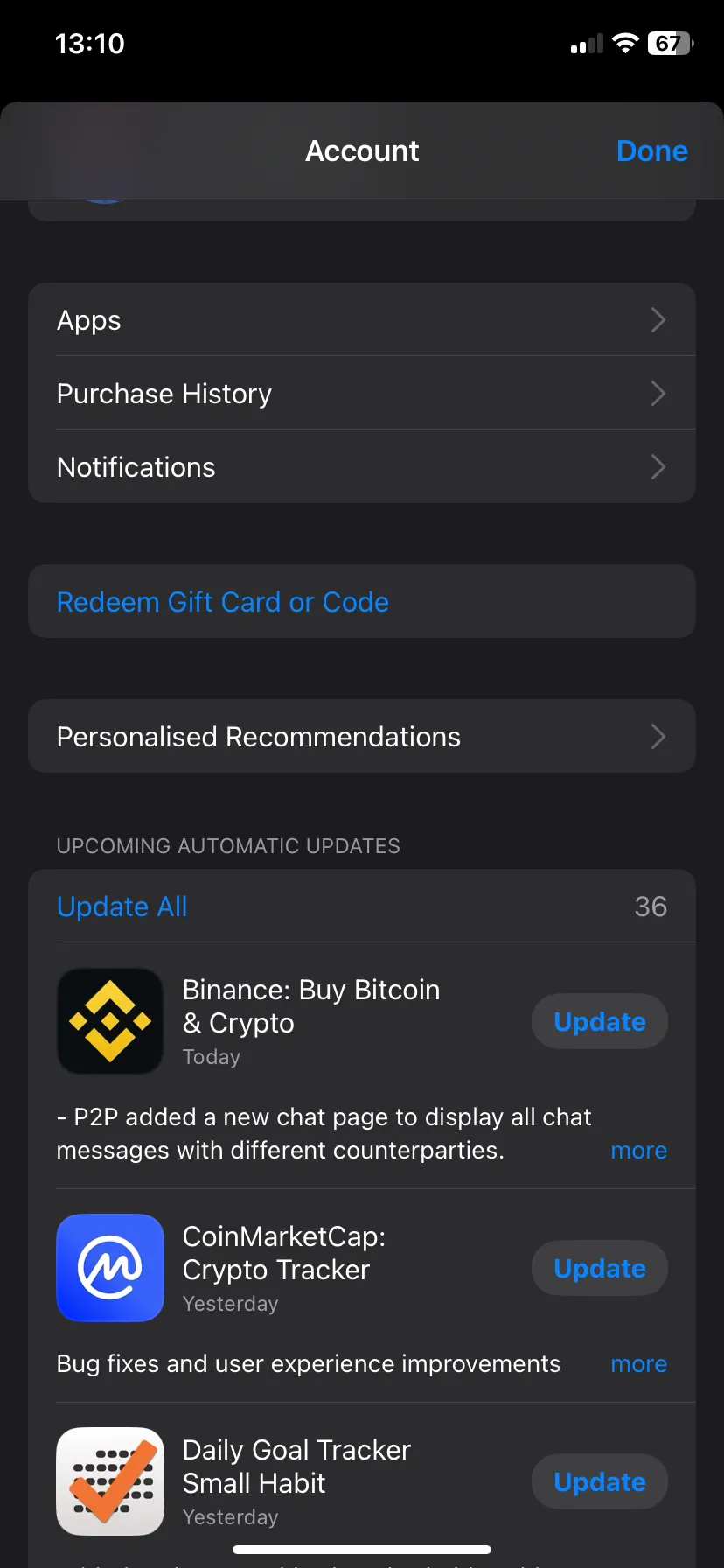 Màn hình App Store của iPhone hiển thị danh sách các ứng dụng có bản cập nhật đang chờ, với nút 'Update All'