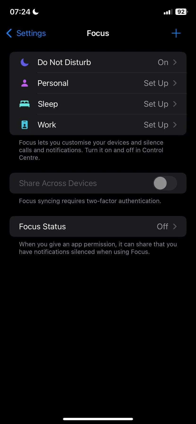 Màn hình các Chế độ Tập trung trên iPhone bao gồm Không Làm Phiền, Cá nhân, Ngủ và Công việc, giúp người dùng tùy chỉnh thông báo