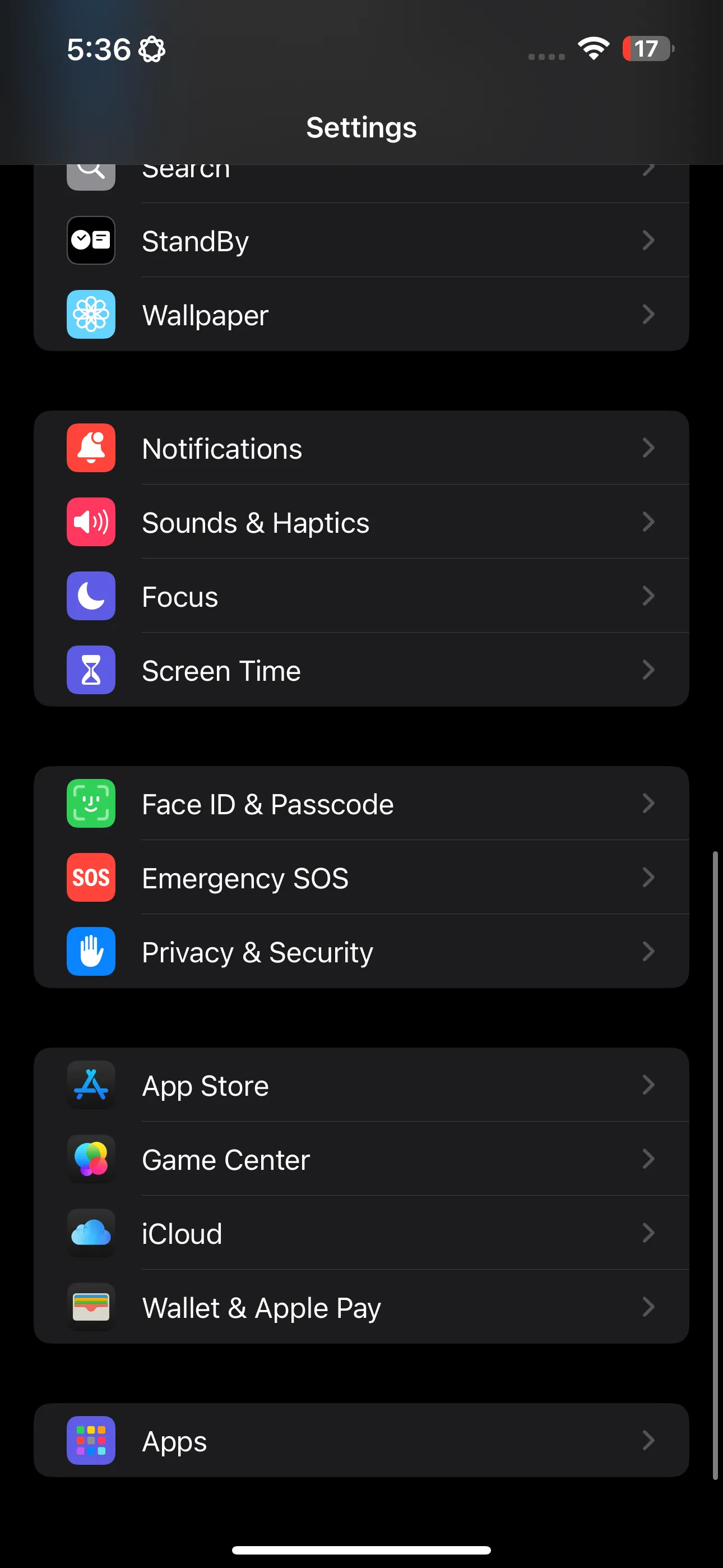 Màn hình cài đặt chính trên iPhone với tùy chọn Chế độ Tập trung (Focus)