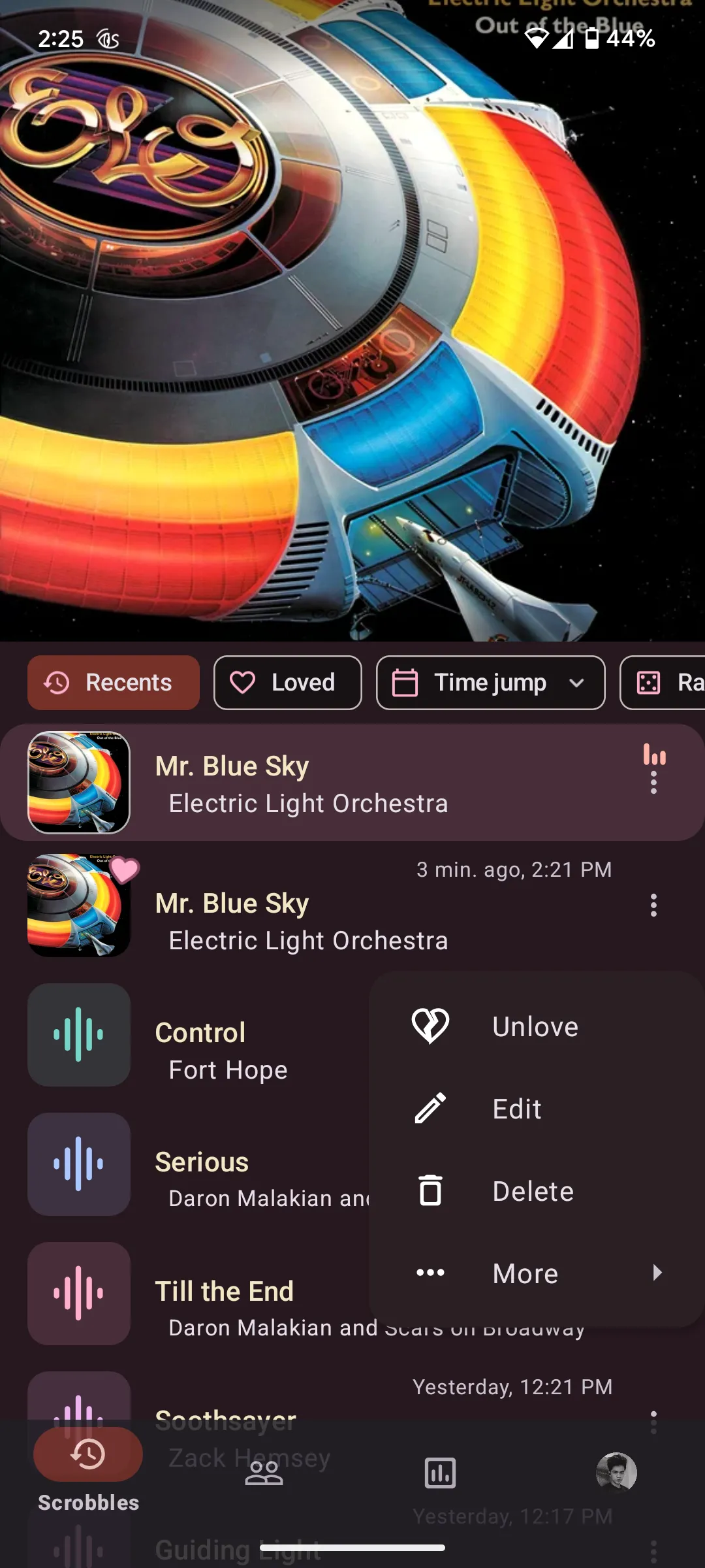 Màn hình cài đặt Pano Scrobbler hiển thị các tùy chọn quản lý scrobble và nguồn dữ liệu nhạc