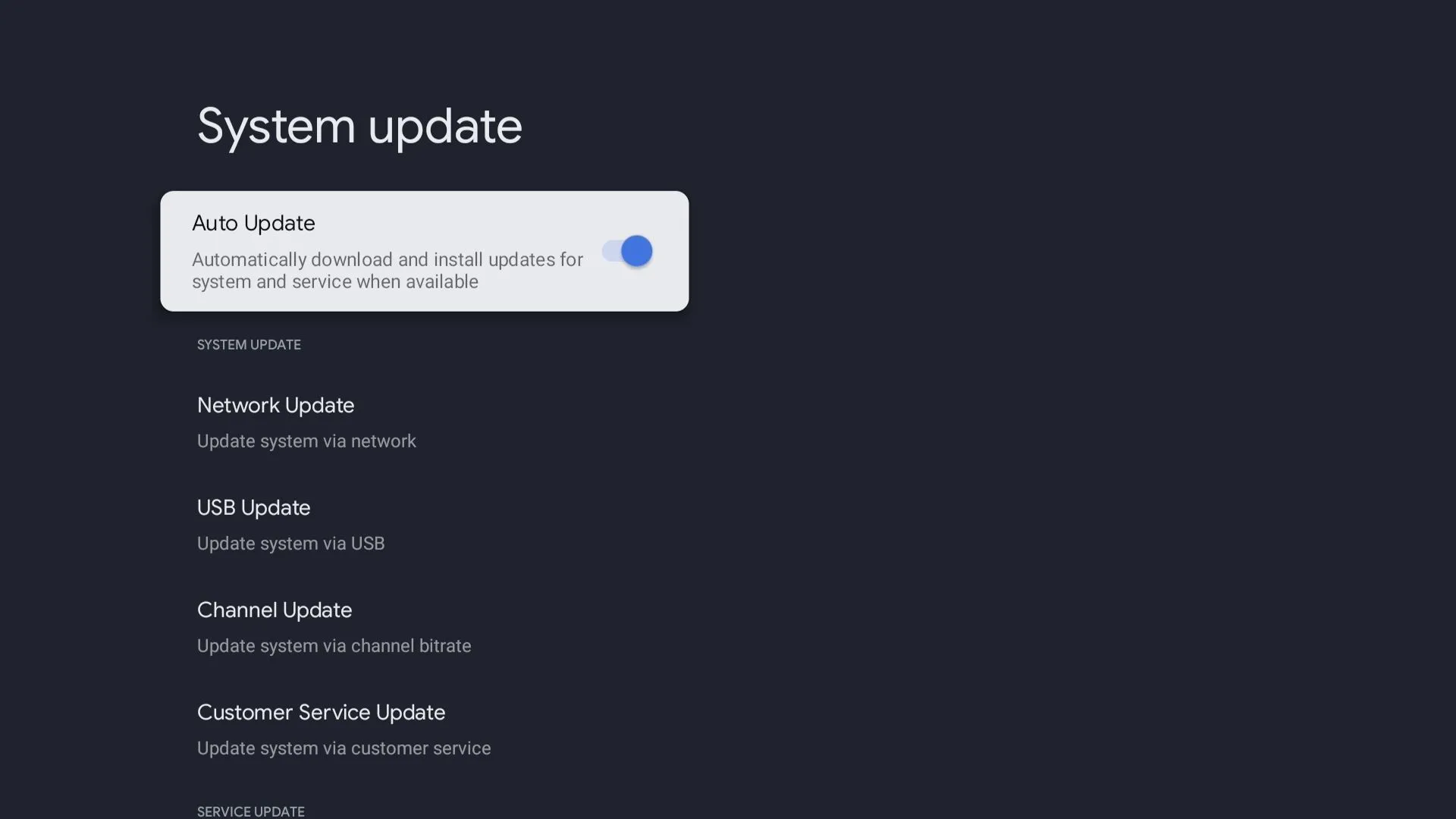 Màn hình cập nhật hệ thống của Google TV, nơi bạn có thể kiểm tra và bật tự động cập nhật.