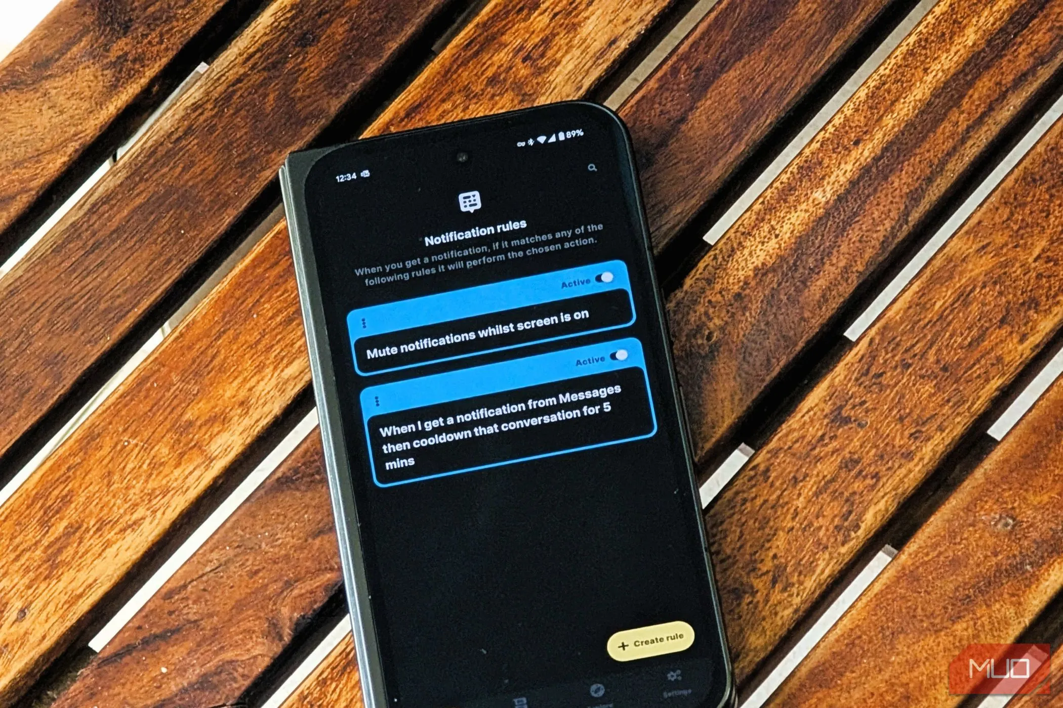 Màn hình chính ứng dụng BuzzKill trên điện thoại Android, hiển thị các quy tắc thông báo đã được thiết lập để minh họa khả năng quản lý thông báo thông minh.