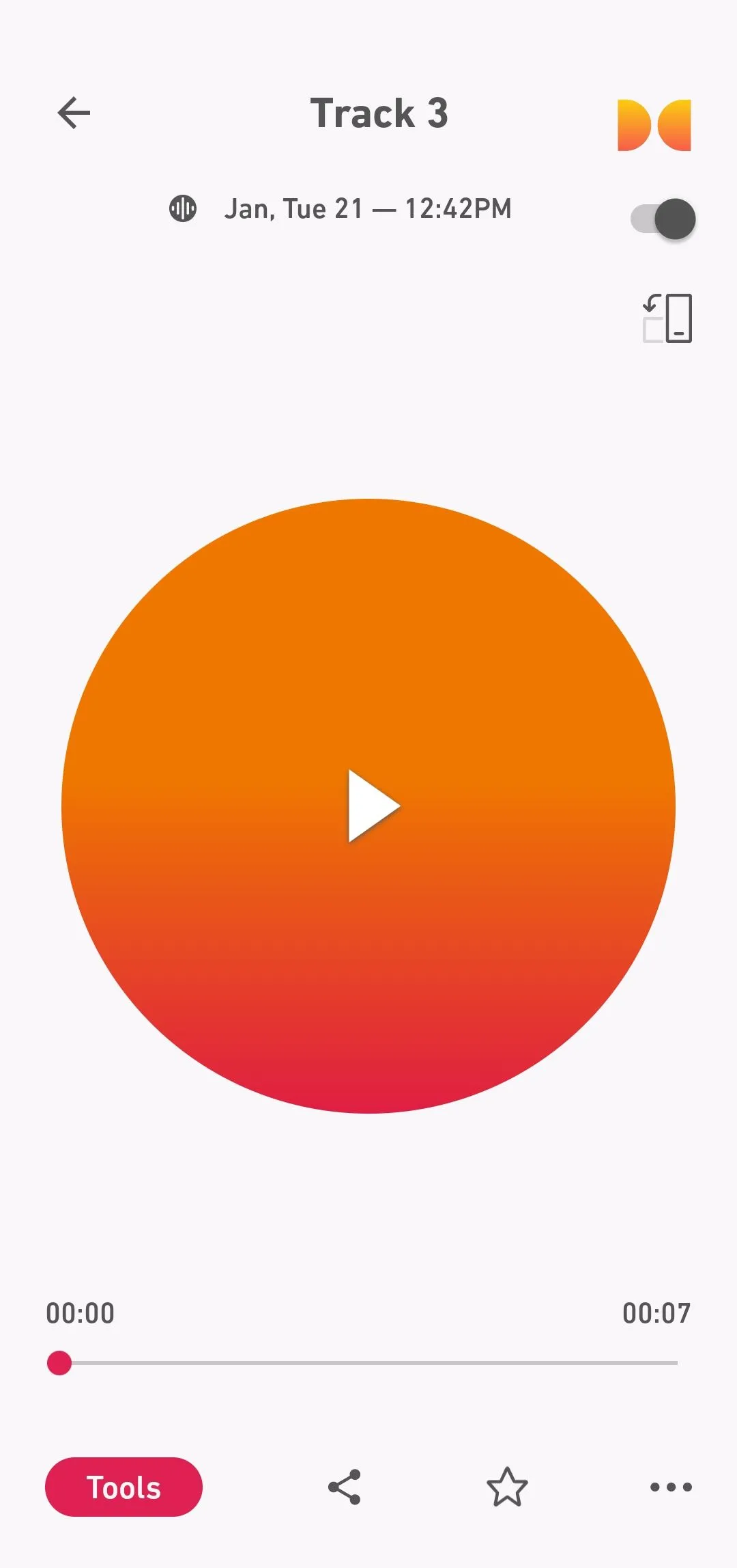 Màn hình ứng dụng Dolby On đang hiển thị giao diện ghi âm và xử lý âm thanh tự động trên Android.