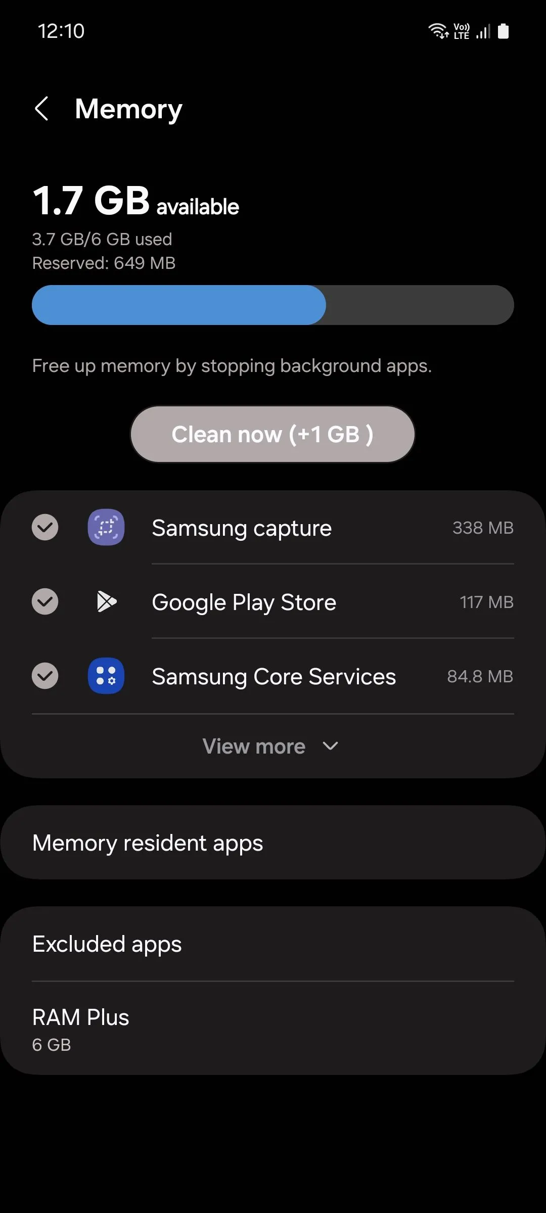 Menu Bộ nhớ trong Chăm sóc thiết bị của Samsung, hiển thị các ứng dụng cố định trong bộ nhớ