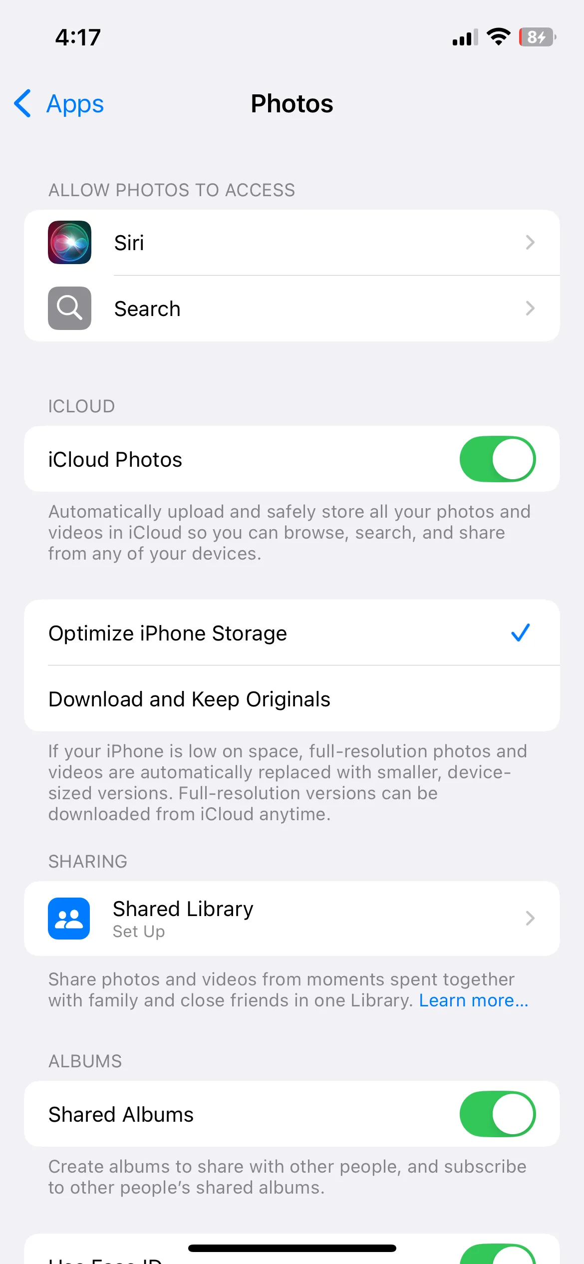 Menu cài đặt Ảnh với tùy chọn tối ưu hóa dung lượng trên iPhone