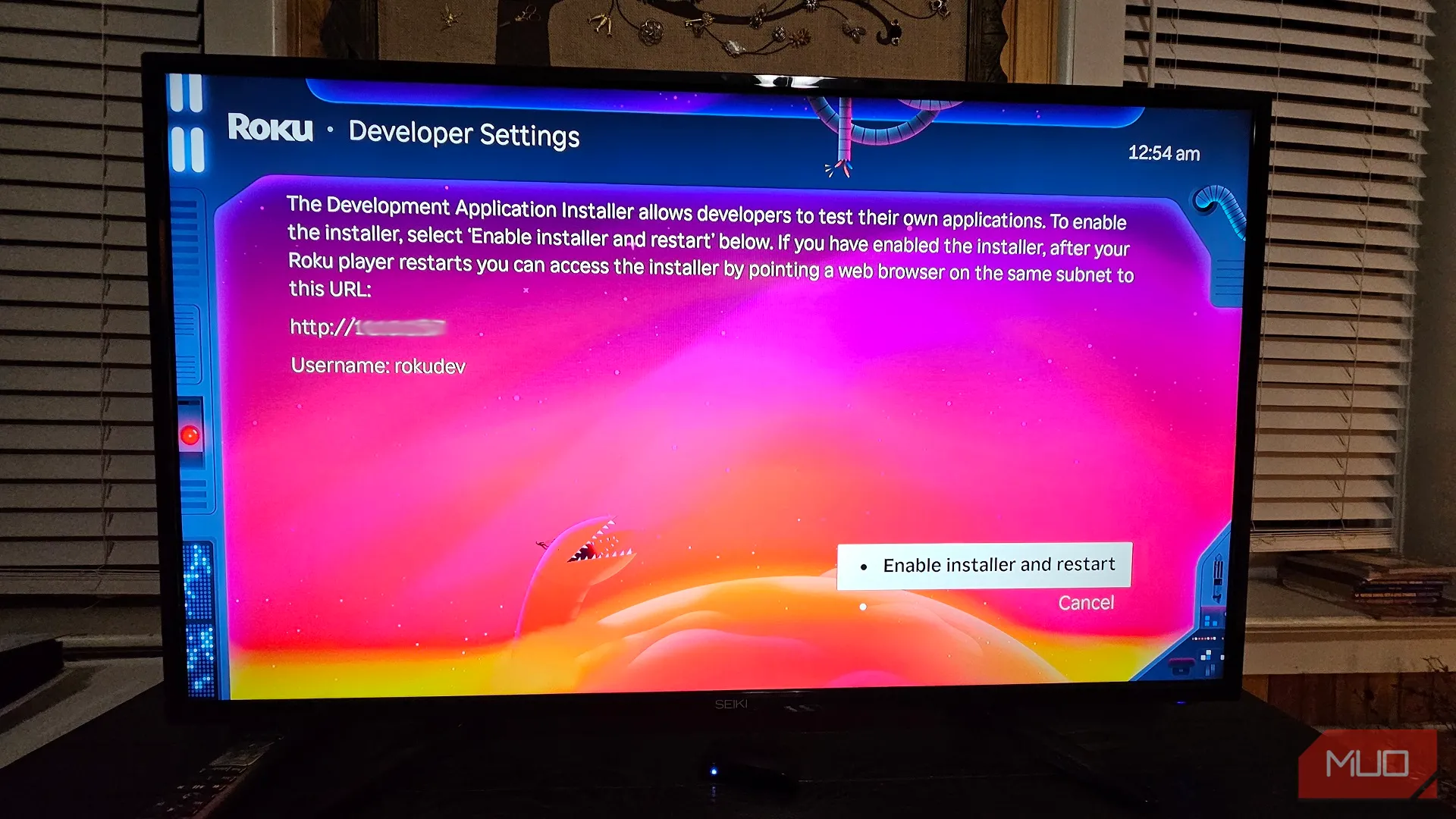 Menu Cài đặt Nhà phát triển của Roku, làm nổi bật tùy chọn 'Enable installer and restart'