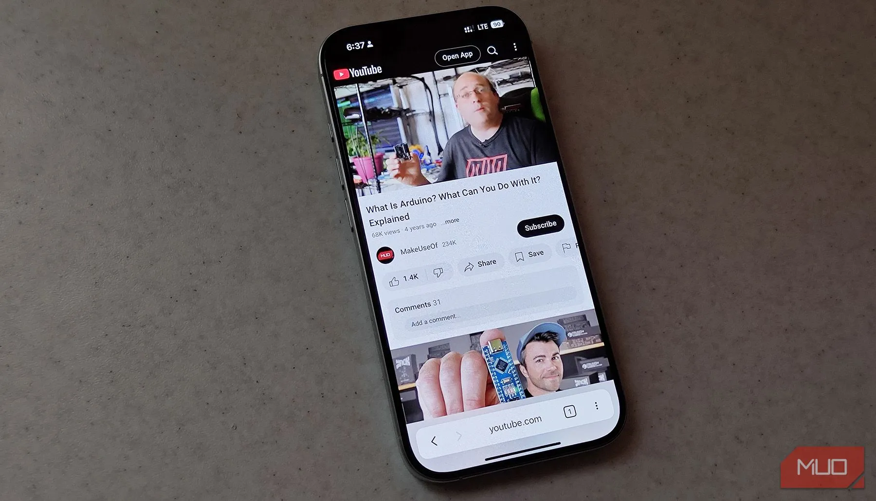 Mô phỏng thử nghiệm tiêu thụ pin iPhone với ứng dụng web YouTube đang phát video tự động