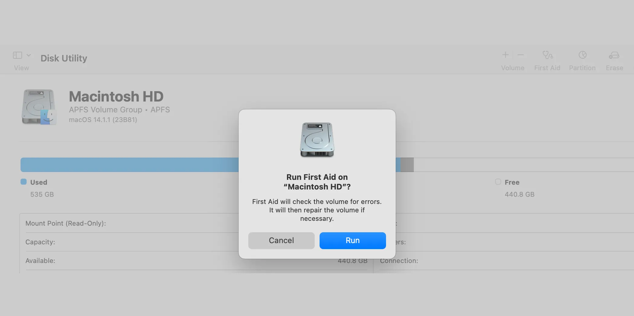 Người dùng Mac chạy tính năng First Aid bằng Disk Utility