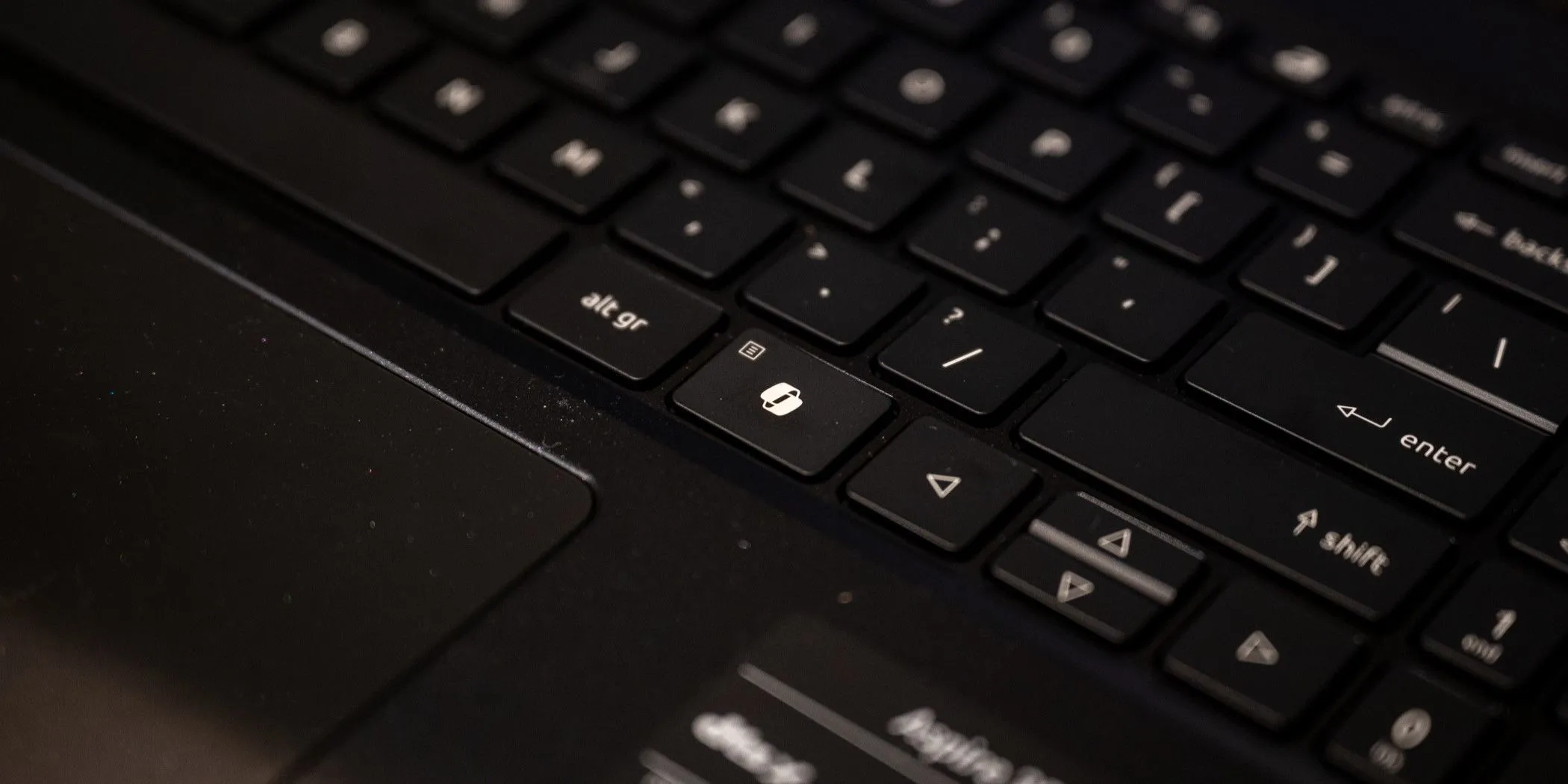 Nút Copilot trên bàn phím laptop Acer, biểu tượng của sự tích hợp AI trên máy tính hiện đại.
