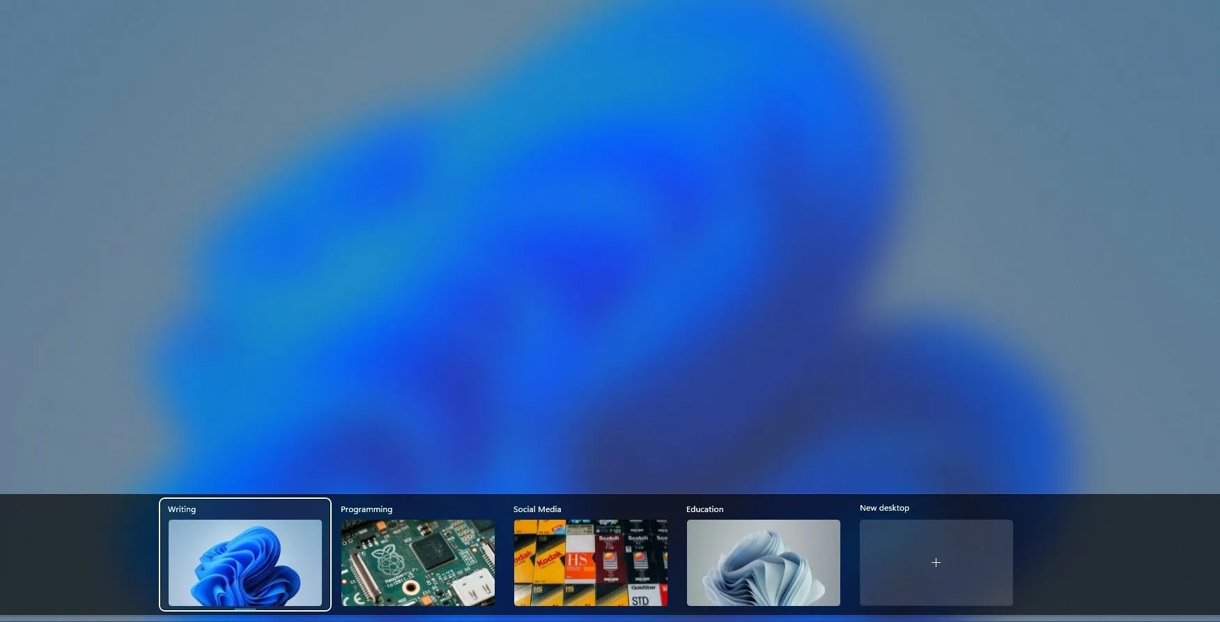 Quản lý nhiều màn hình ảo thông qua giao diện Task View trên Windows
