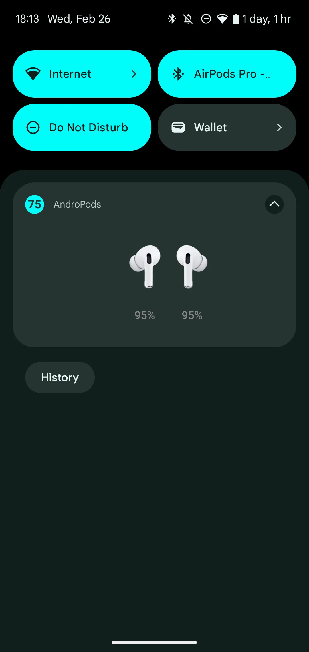 Thông báo hiển thị mức pin AirPods và hộp sạc của ứng dụng AndroPods trên thanh trạng thái Android