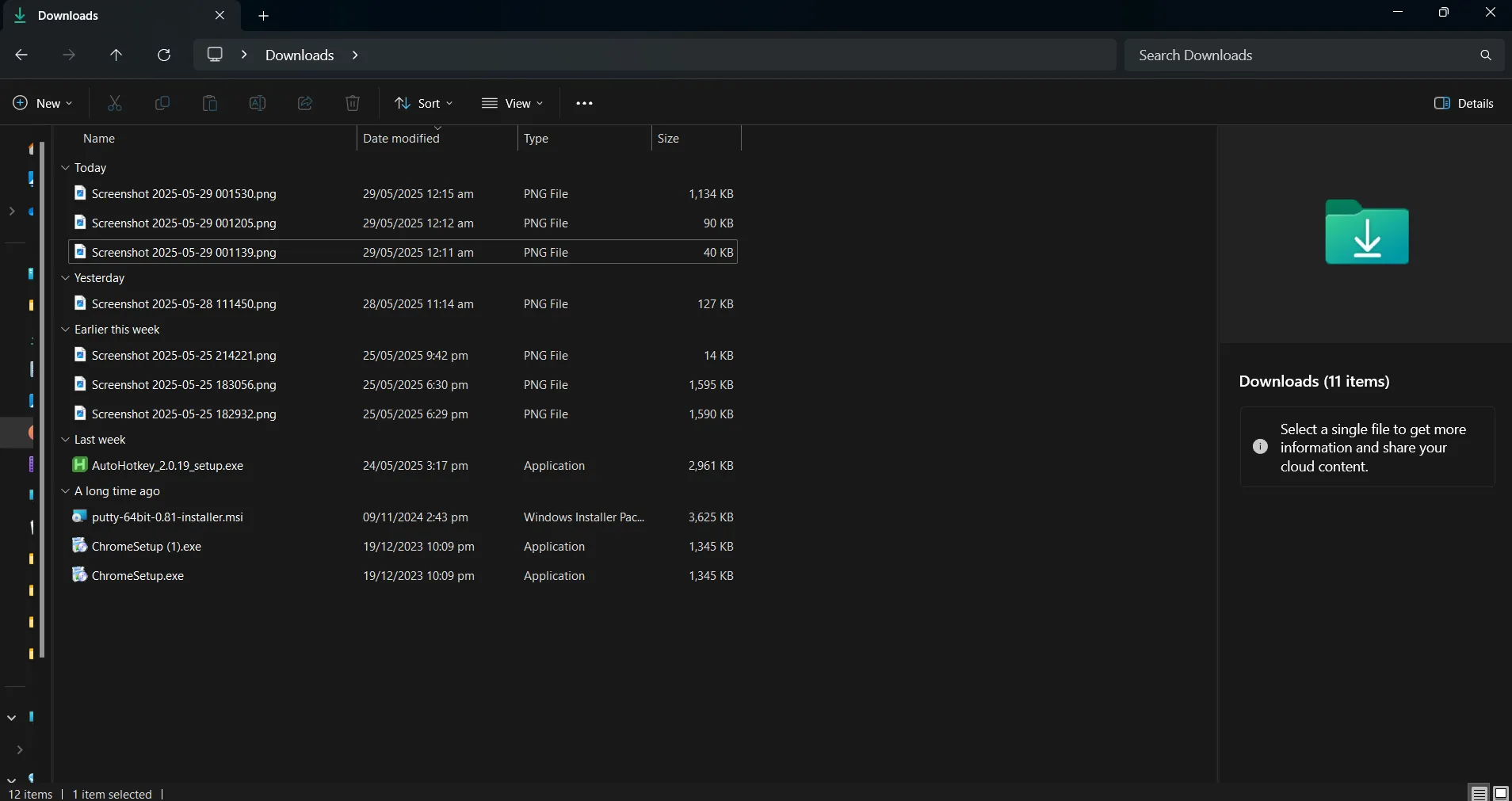 Thư mục Downloads lộn xộn trước khi sắp xếp bằng AutoHotkey