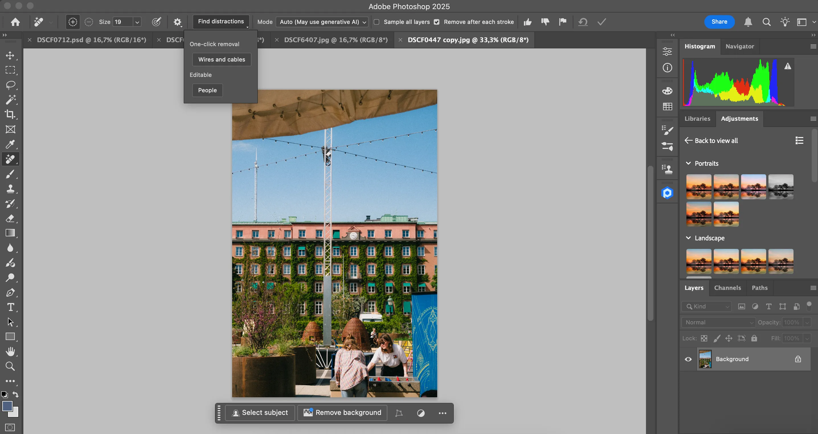 Tính năng One-Click Remove của Photoshop 2025 loại bỏ vật thể gây xao nhãng