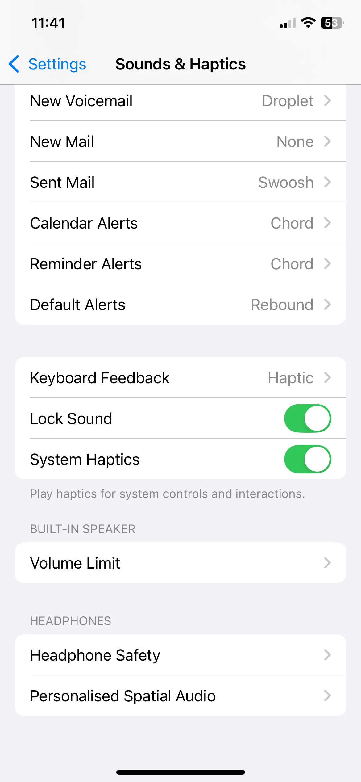 Tùy chọn Âm thanh &amp; Cảm ứng trong Cài đặt iPhone để tắt phản hồi cảm ứng hệ thống
